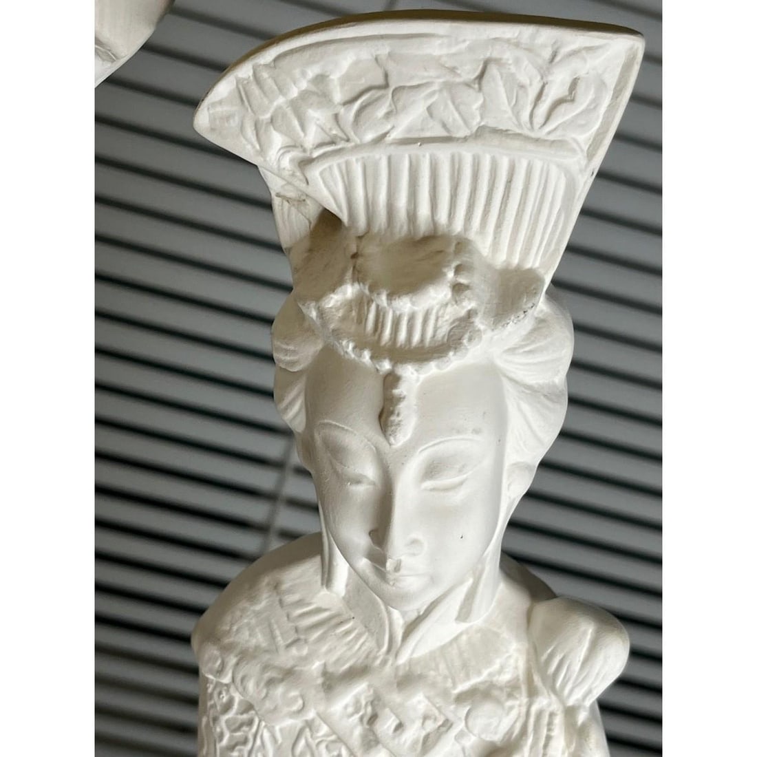 Vintage 22" Chinese Emperor & Empress Chalkware Statues - White Mid Century, A Pair - 7