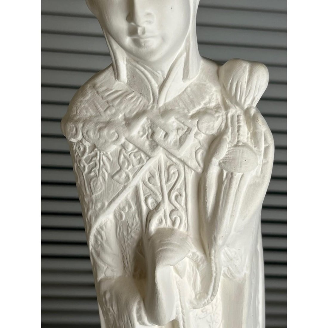 Vintage 22" Chinese Emperor & Empress Chalkware Statues - White Mid Century, A Pair - 8