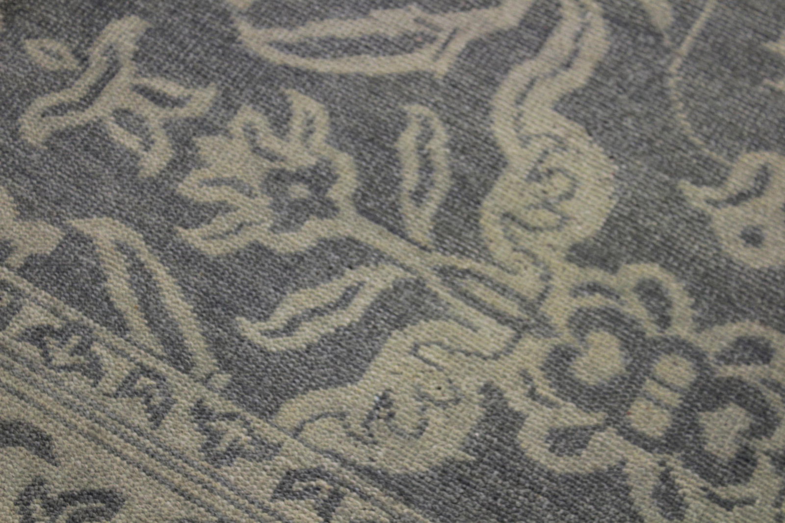 Vintage Inspired Gray/Green Hand Knotted Wool Rug - 8'5'' X 11'4'' - 6