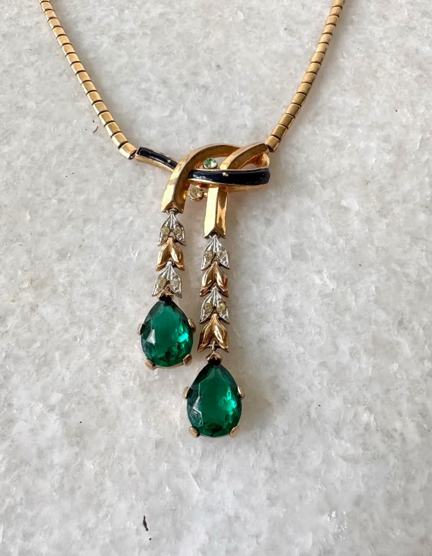 15" Vintage Crown Stamped Trifari Gold-Toned Emerald and Clear Rhinestone Necklace - 1949 - 3