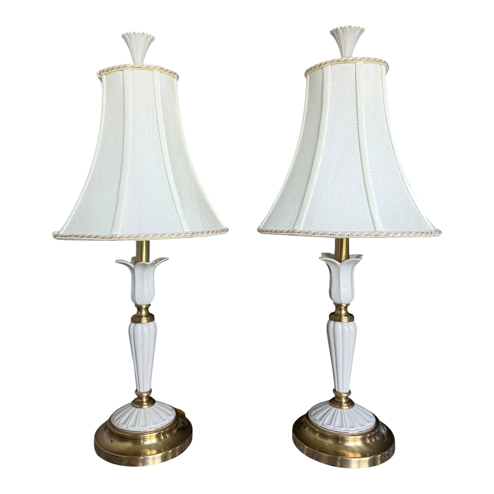 Vintage Lenox Porcelain & Brass Table Lamps - A Pair: Elevate your living space with this striking pair of vintage Hollywood Regency table lamps, a celebrated mid-to-late 20th-century collaboration between Lenox and Quoizel Lighting. Crafted with premium
