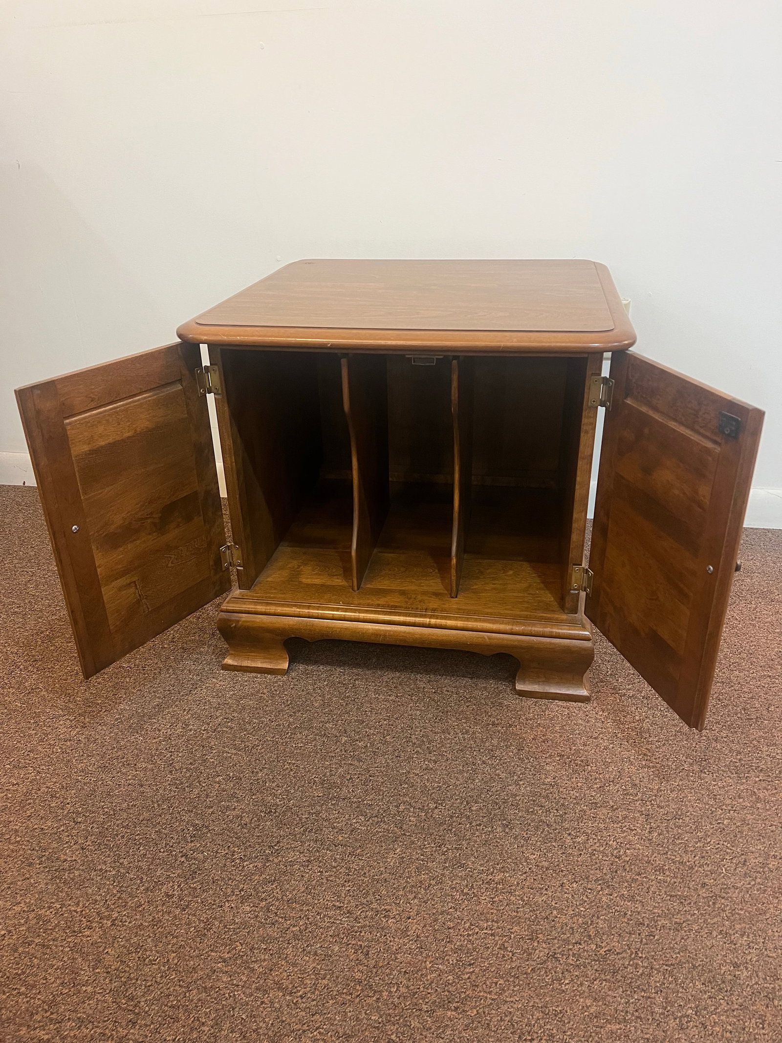 1970s Ethan Allen Lp Album Storage Cabinet - 4