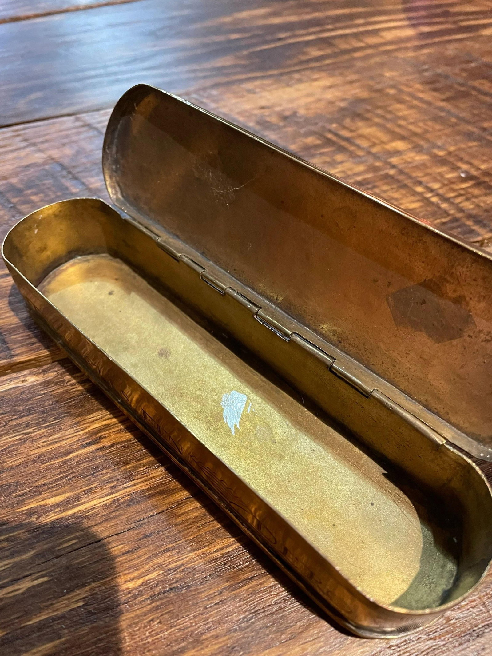 18th Century Dutch Brass Tobacco Box: Scandalous Lovers Scene - 9