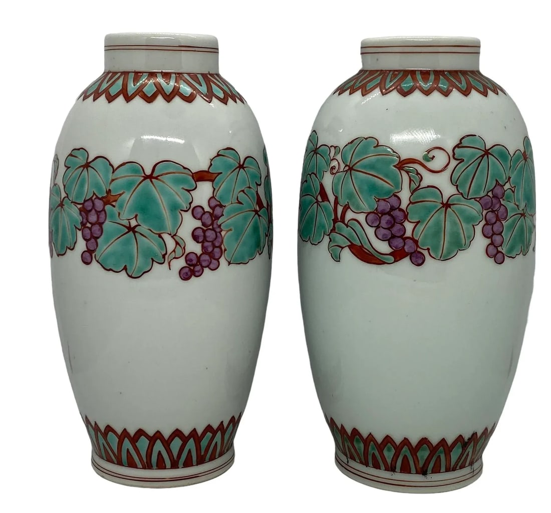 Mid 20th Century Japanese Kutani Celadon Shaped Porcelain Vases With Grapevine Design - a Pair - 12