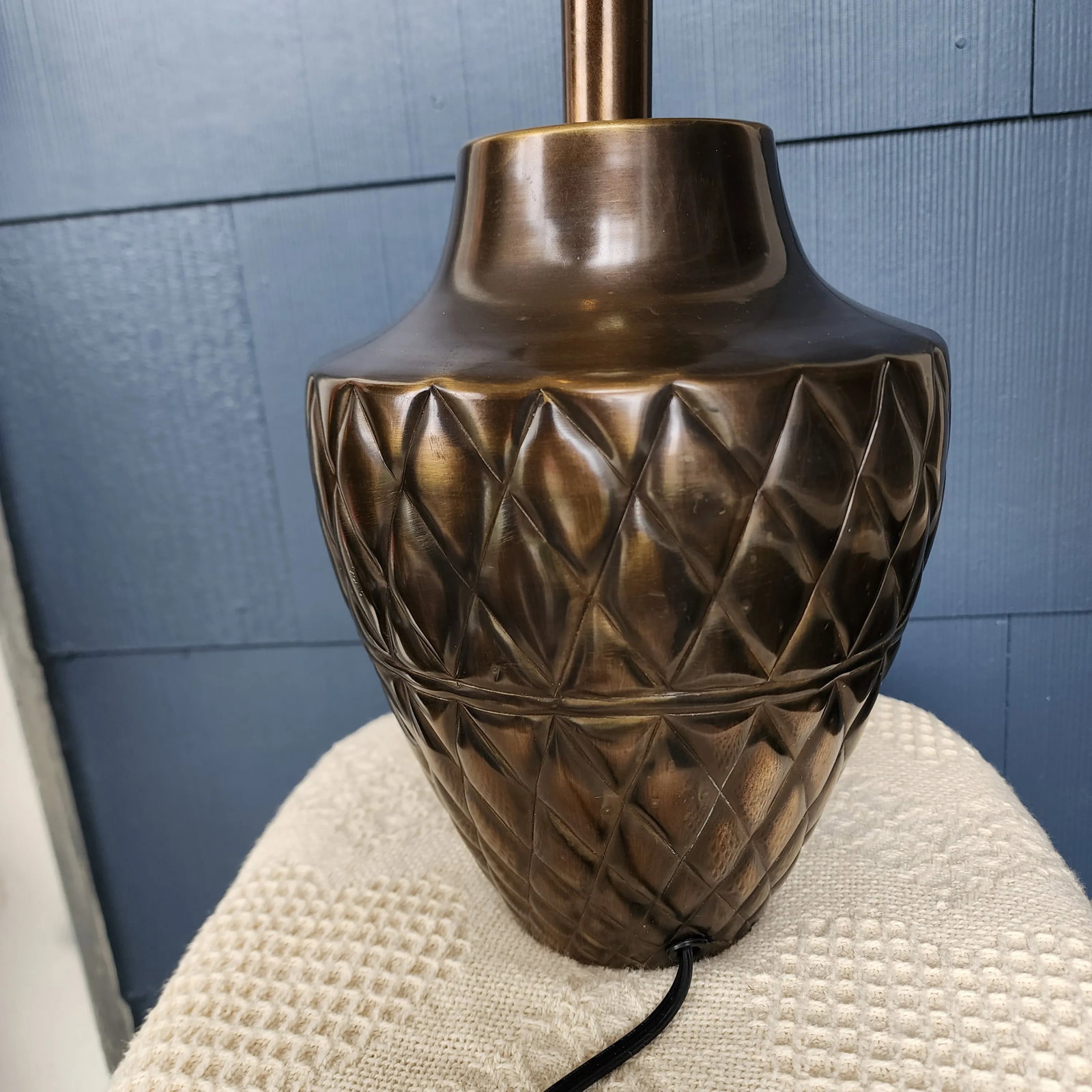 Vintage Late 20th Century Blackened Brass Tone Metal Crosshatch Lamp - 2
