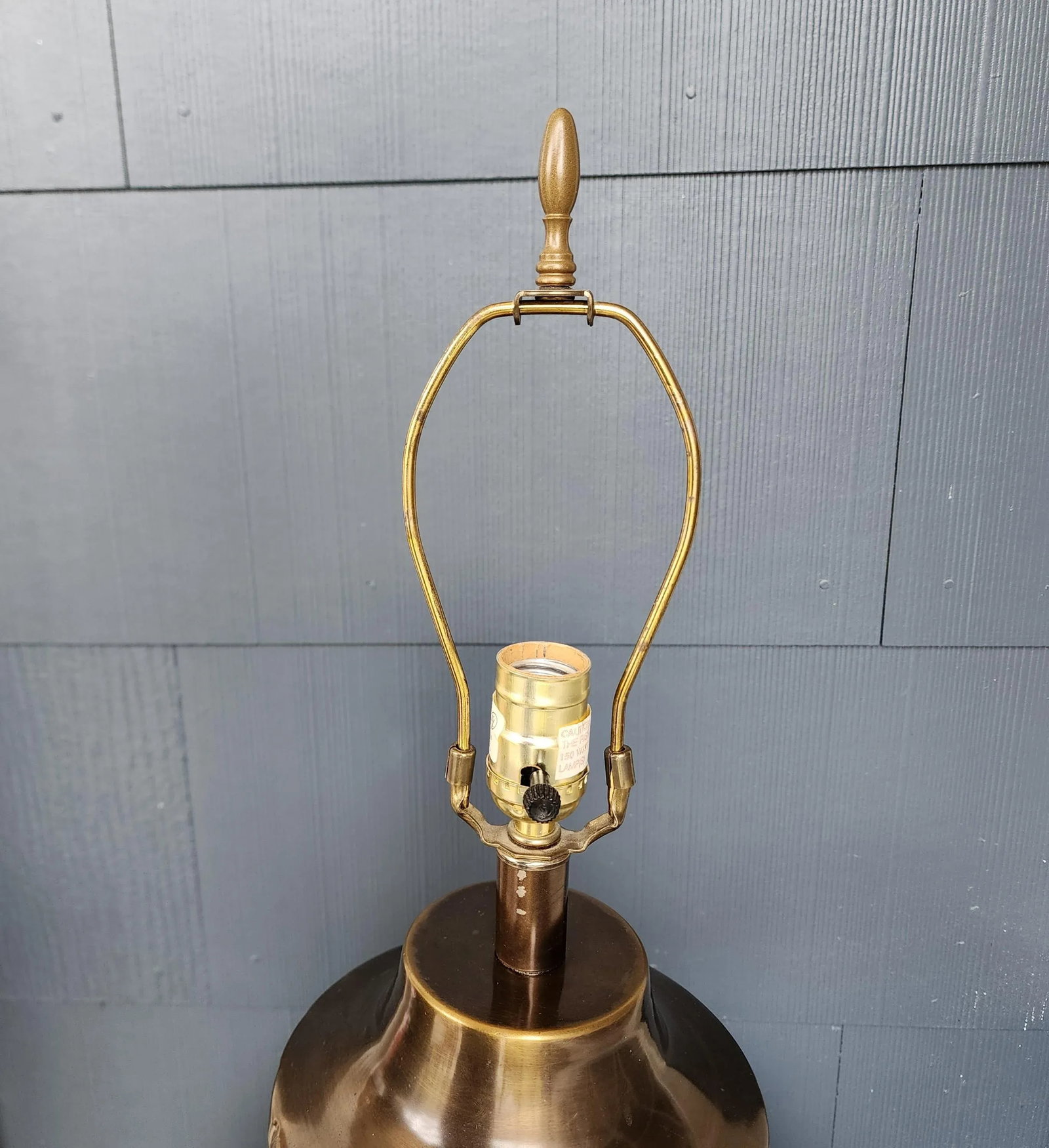 Vintage Late 20th Century Blackened Brass Tone Metal Crosshatch Lamp - 3