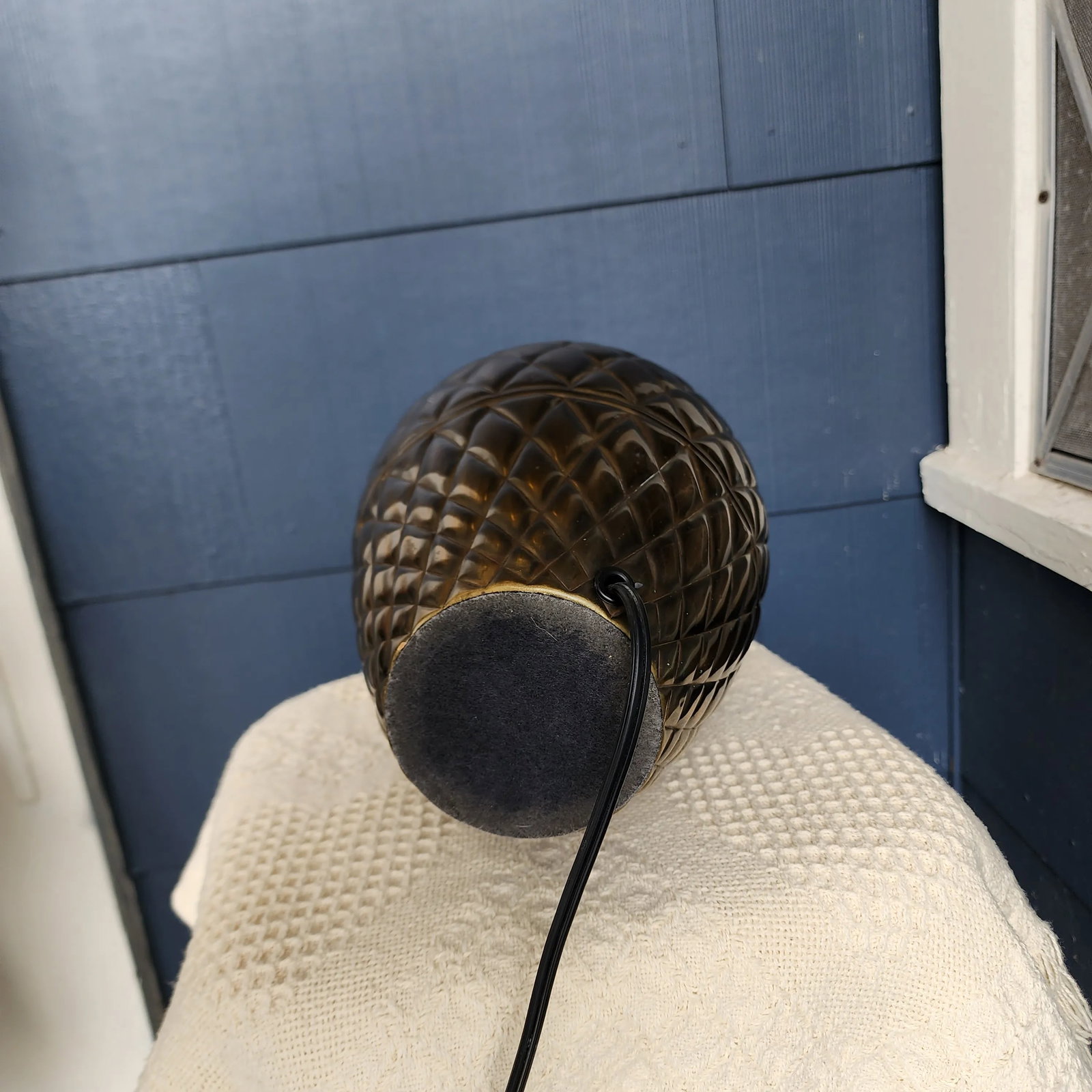 Vintage Late 20th Century Blackened Brass Tone Metal Crosshatch Lamp - 5
