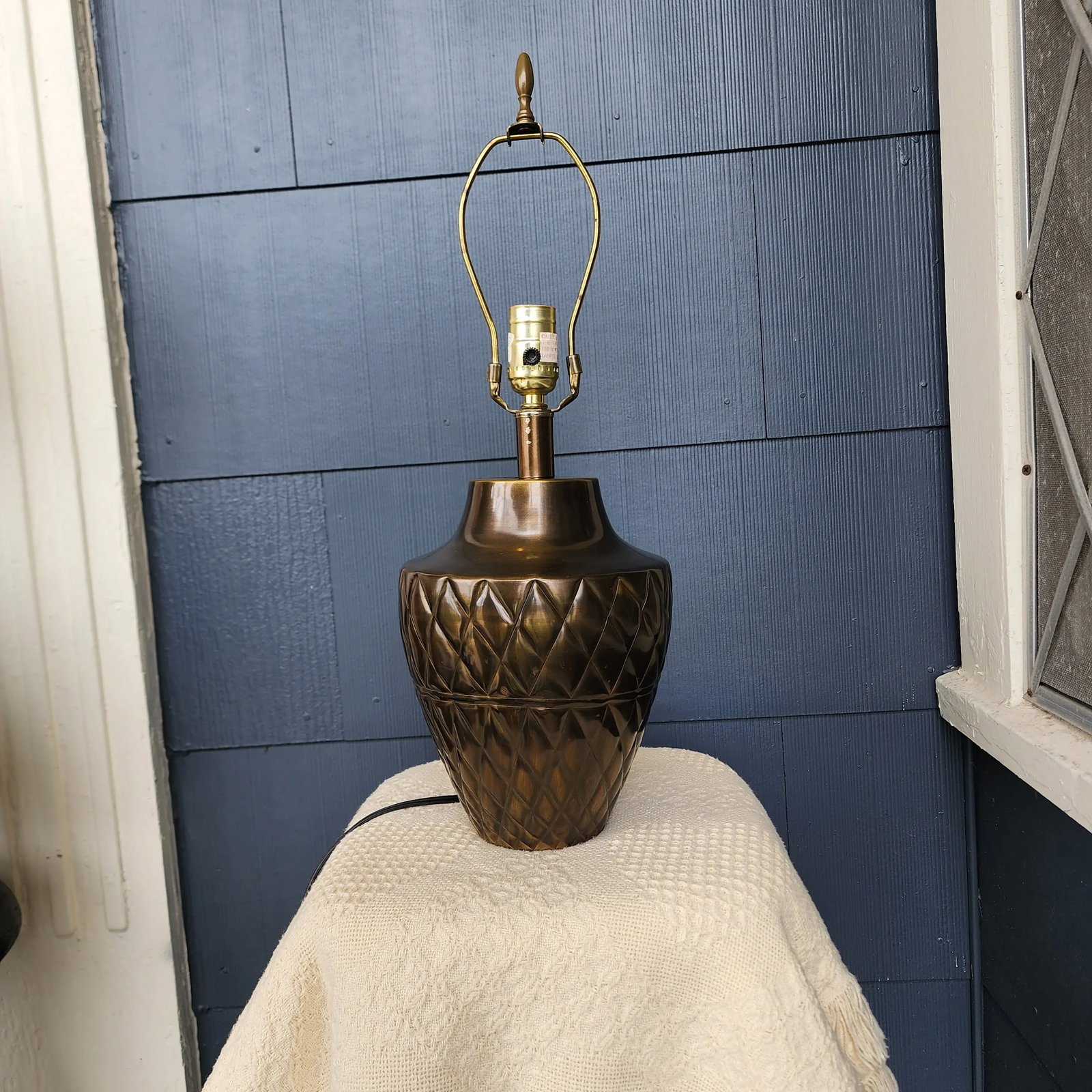 Vintage Late 20th Century Blackened Brass Tone Metal Crosshatch Lamp - 6