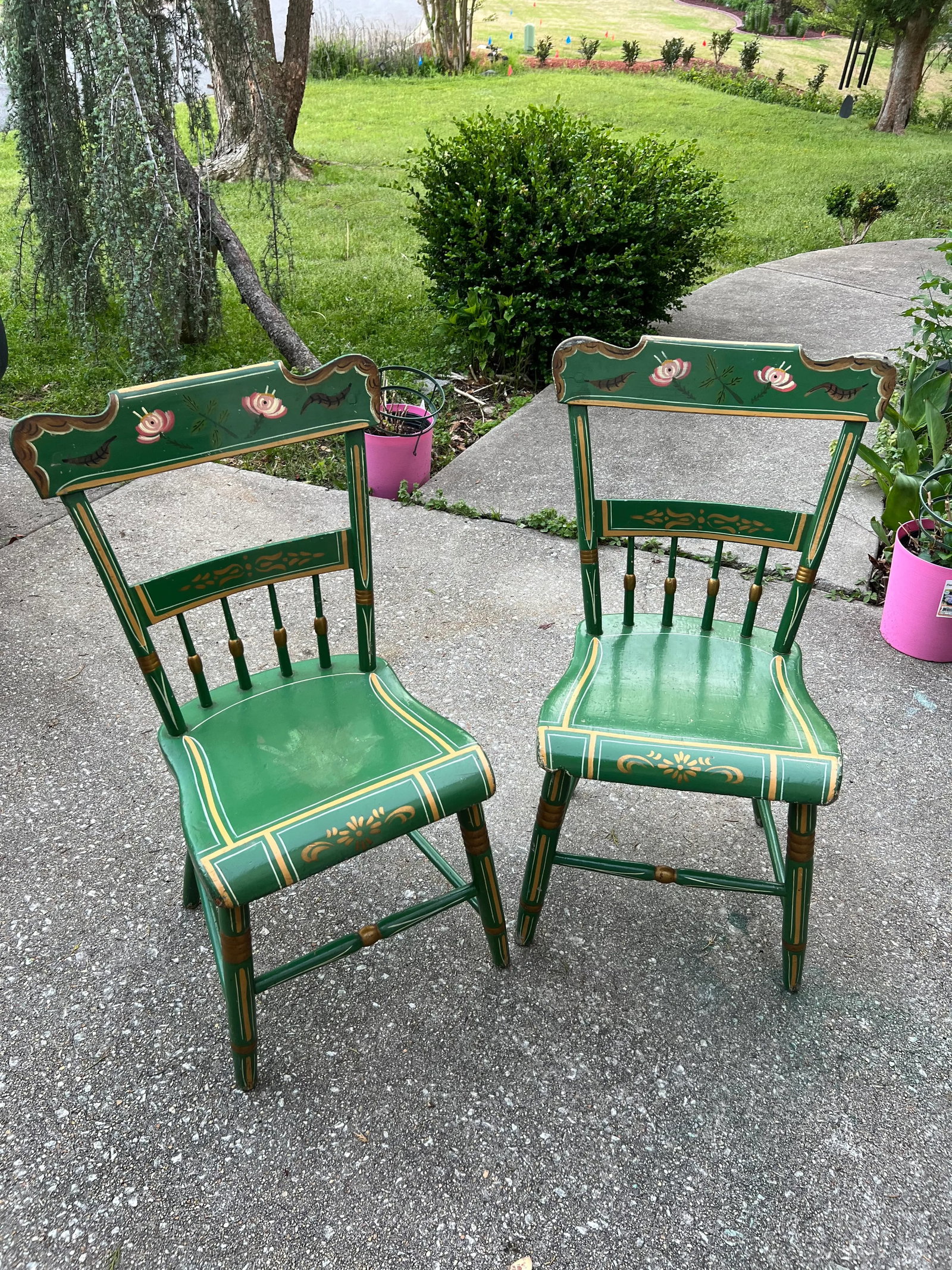 Pair of Mid 20th Century Green Pennsylvania Folk Art Chairs - 3