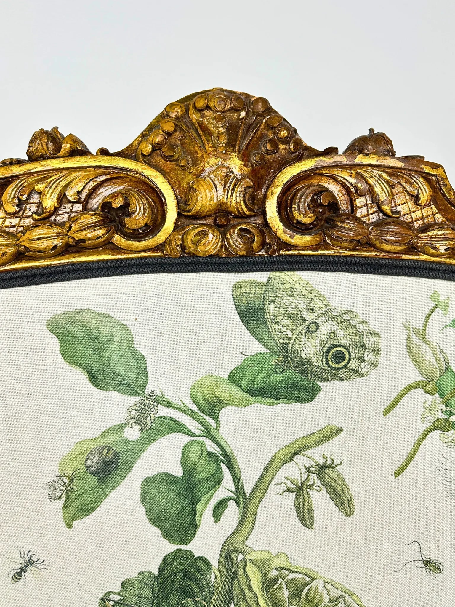 Antique French 19th Century Carved Fire Screen Upholstered in Gaston Y Daniela Linen - 10