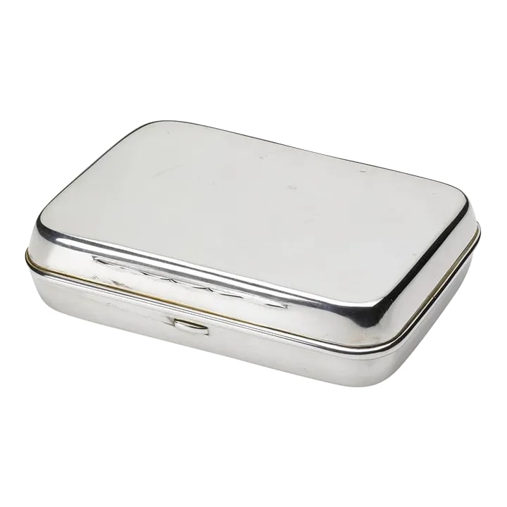 Hallmarked Silver Plated Keepsake Box, Sheffield, Circa 1900: Offered is a stunning Sheffield silver keepsake box dating to 1900, with associated hallmark. This small box includes a clean interior and rounded corners. The box is free of names or initials, but wo