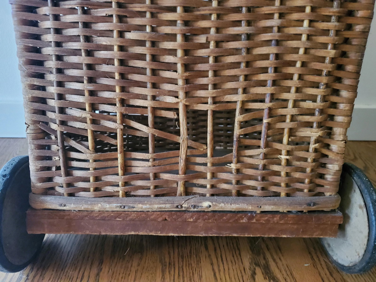 Vintage Rolling Market Basket Cart - 8