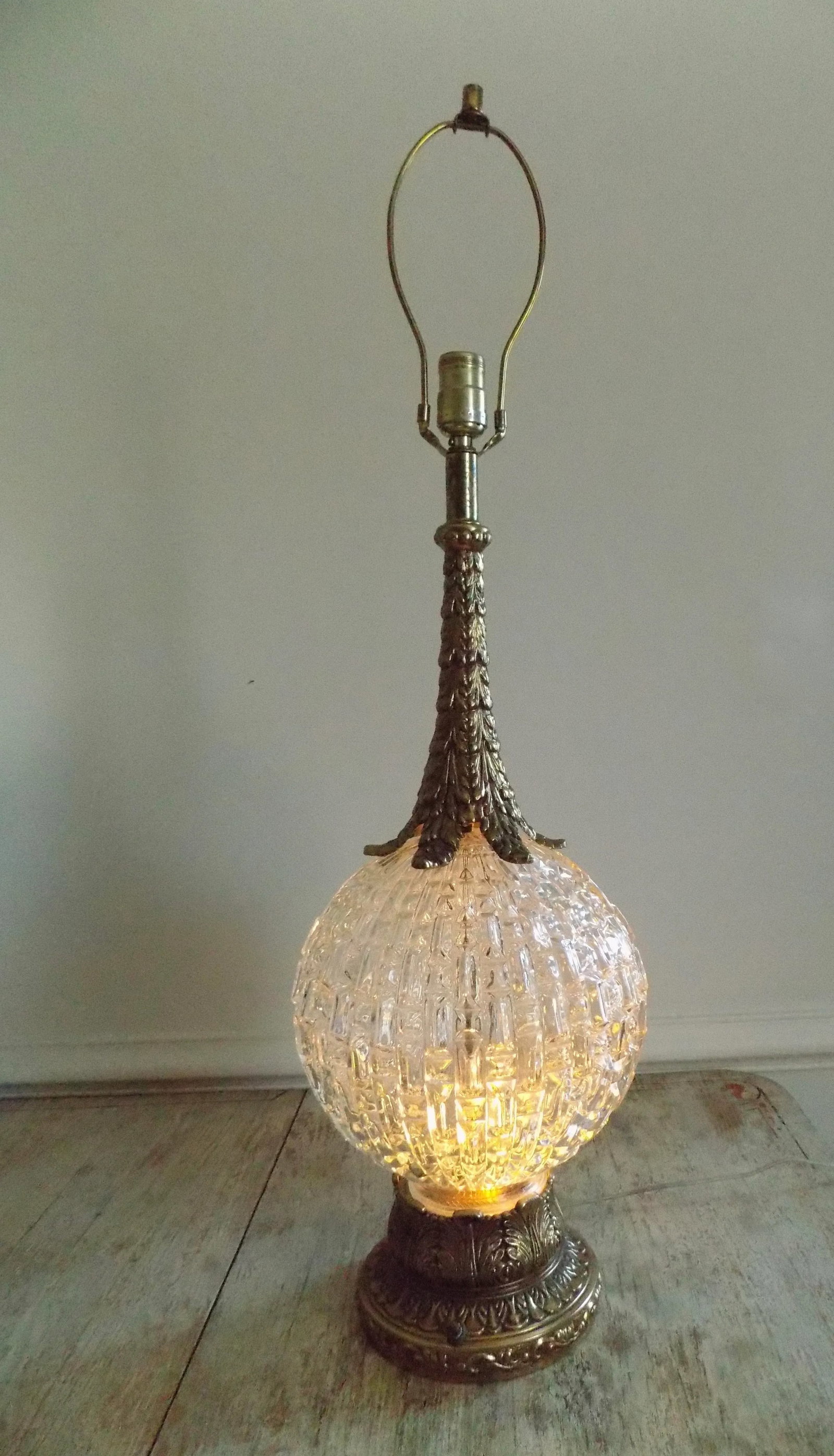 Mid Century Gold and Glass Globe Table Lamp With Illuminated Base - 8