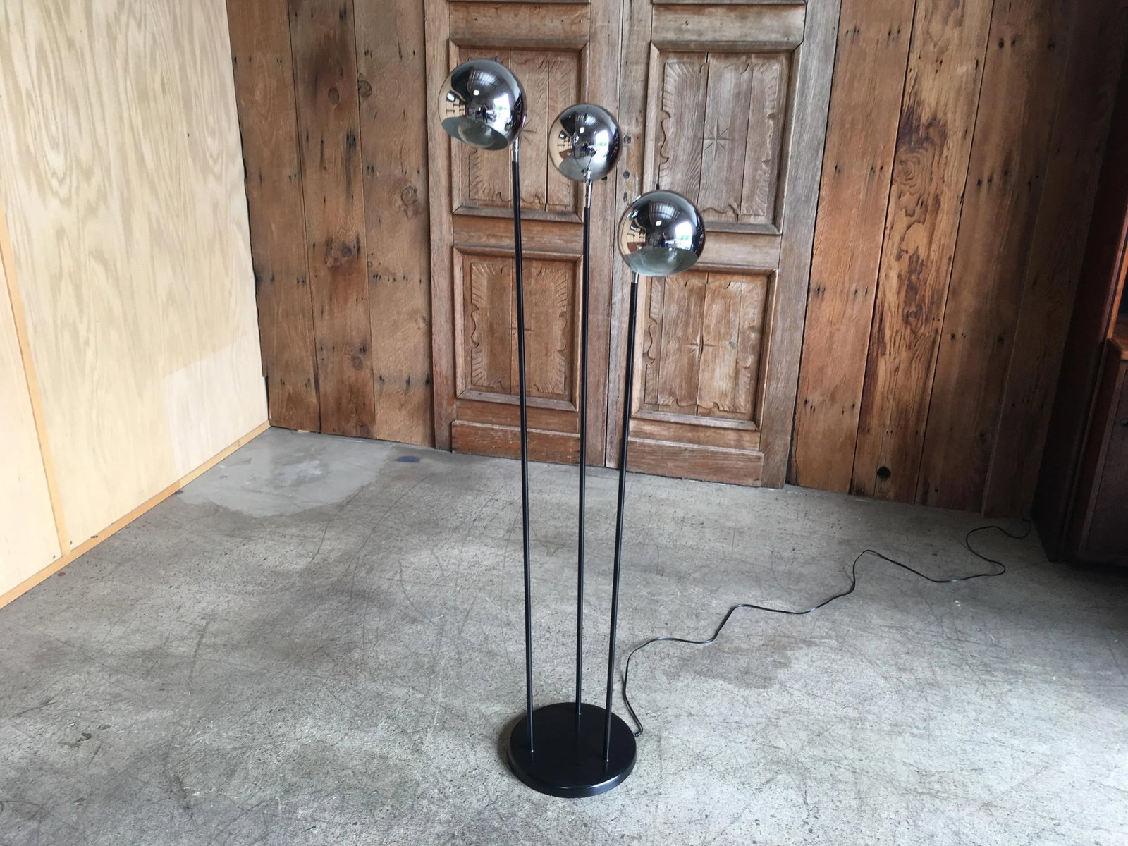 Mid 20th Century Chrome Globe Floor Lamp Attributed to Raymor - 2