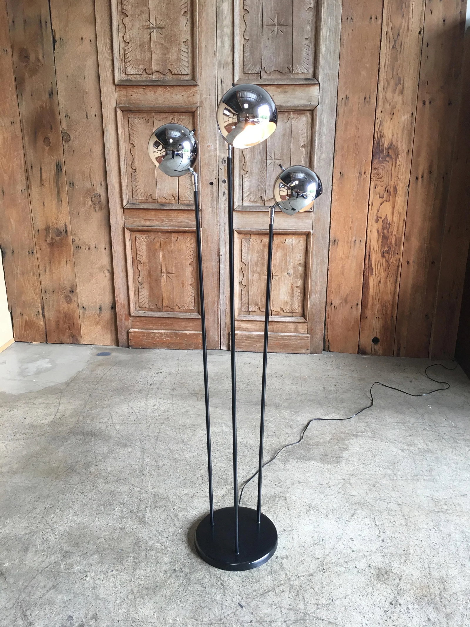 Mid 20th Century Chrome Globe Floor Lamp Attributed to Raymor - 7