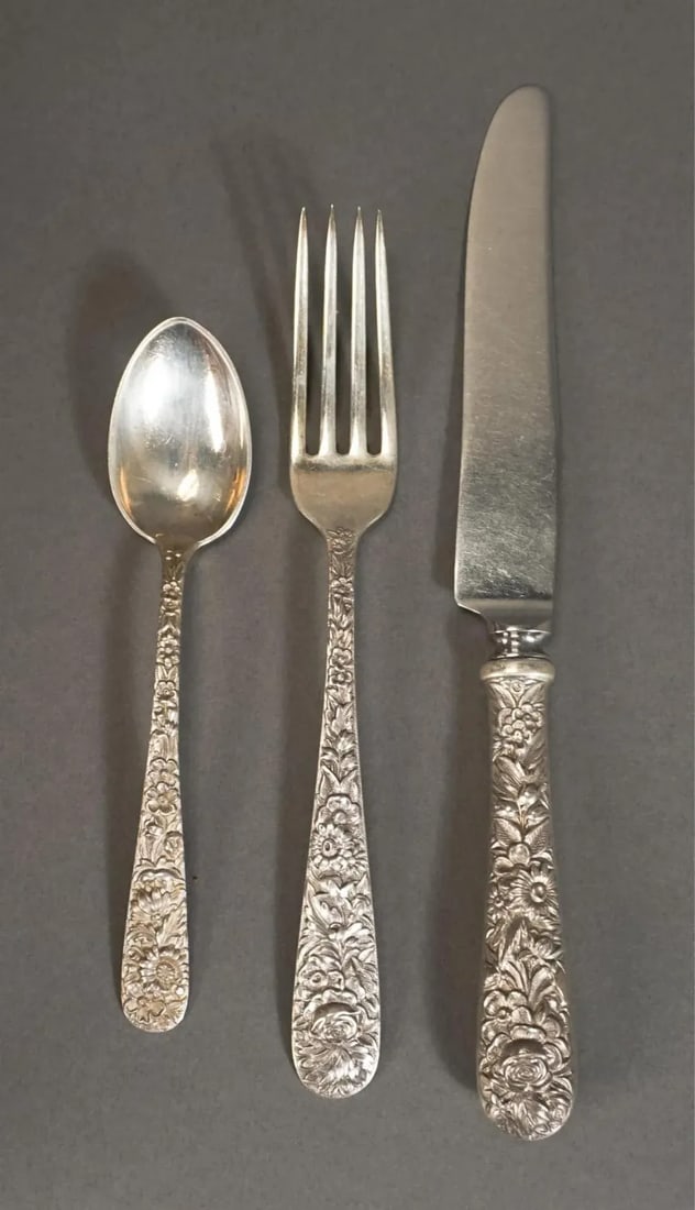 19th C. Kirk & Son "Repousse" 117-Piece Sterling Silver Flat Service, 111.8 Oz - 3