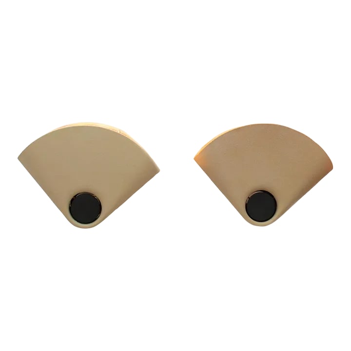 1980s Afra & Tobia Bollo 870 Triangular Sconce Wall Lamps - a Pair: Pair of mid century modern inspired geometric wall lamps designed by Afra andTobia for Flos Italy, 1980s enameled metal and aluminum requires hardwiring, 220-240v, rewired for US DIMENSIONS 7.09 h x