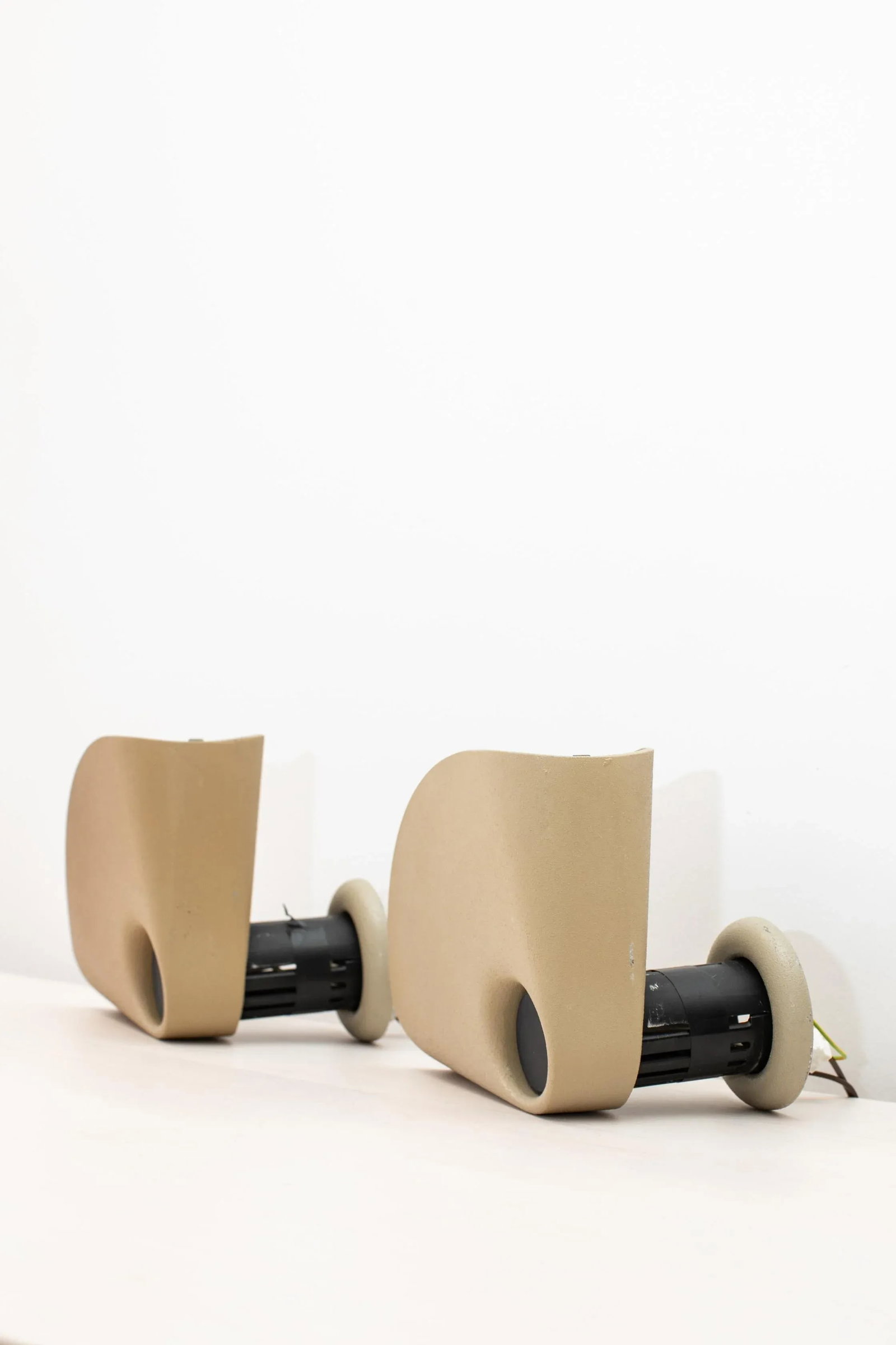1980s Afra & Tobia Bollo 870 Triangular Sconce Wall Lamps - a Pair - 4