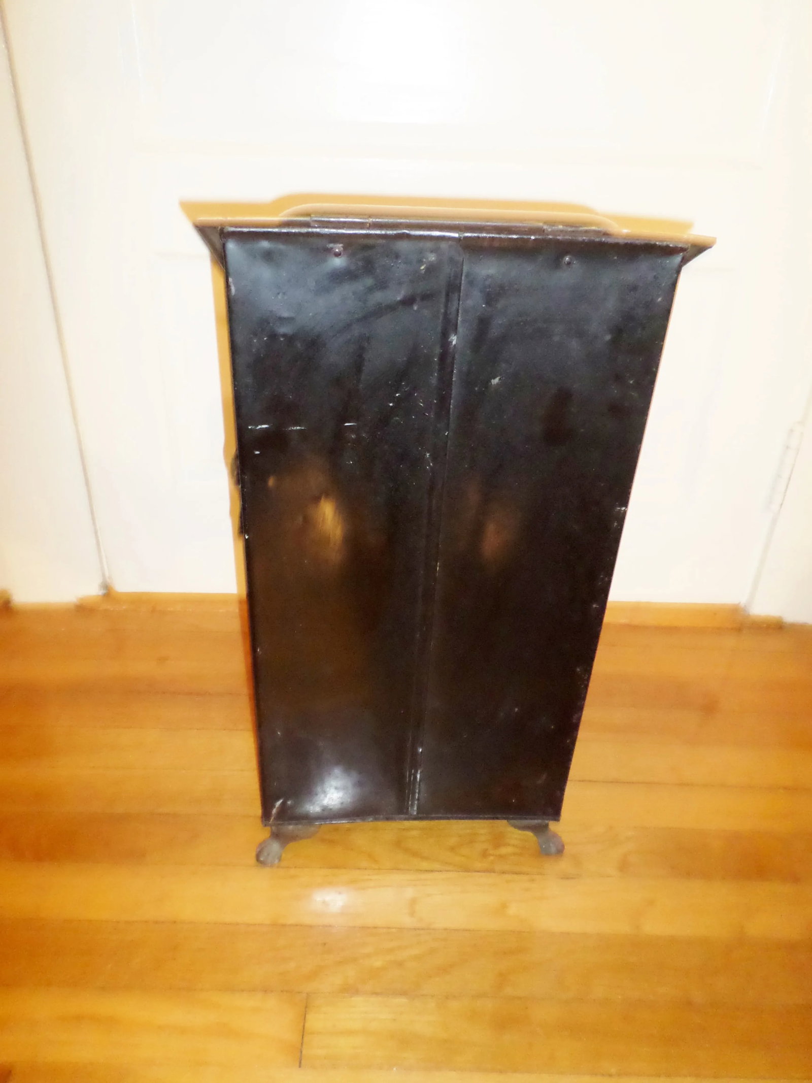 Antique Victorian Tole Ware Coal Scuttle Fireplace Box With Hand Painted "Bouquet of Flowers" - 4