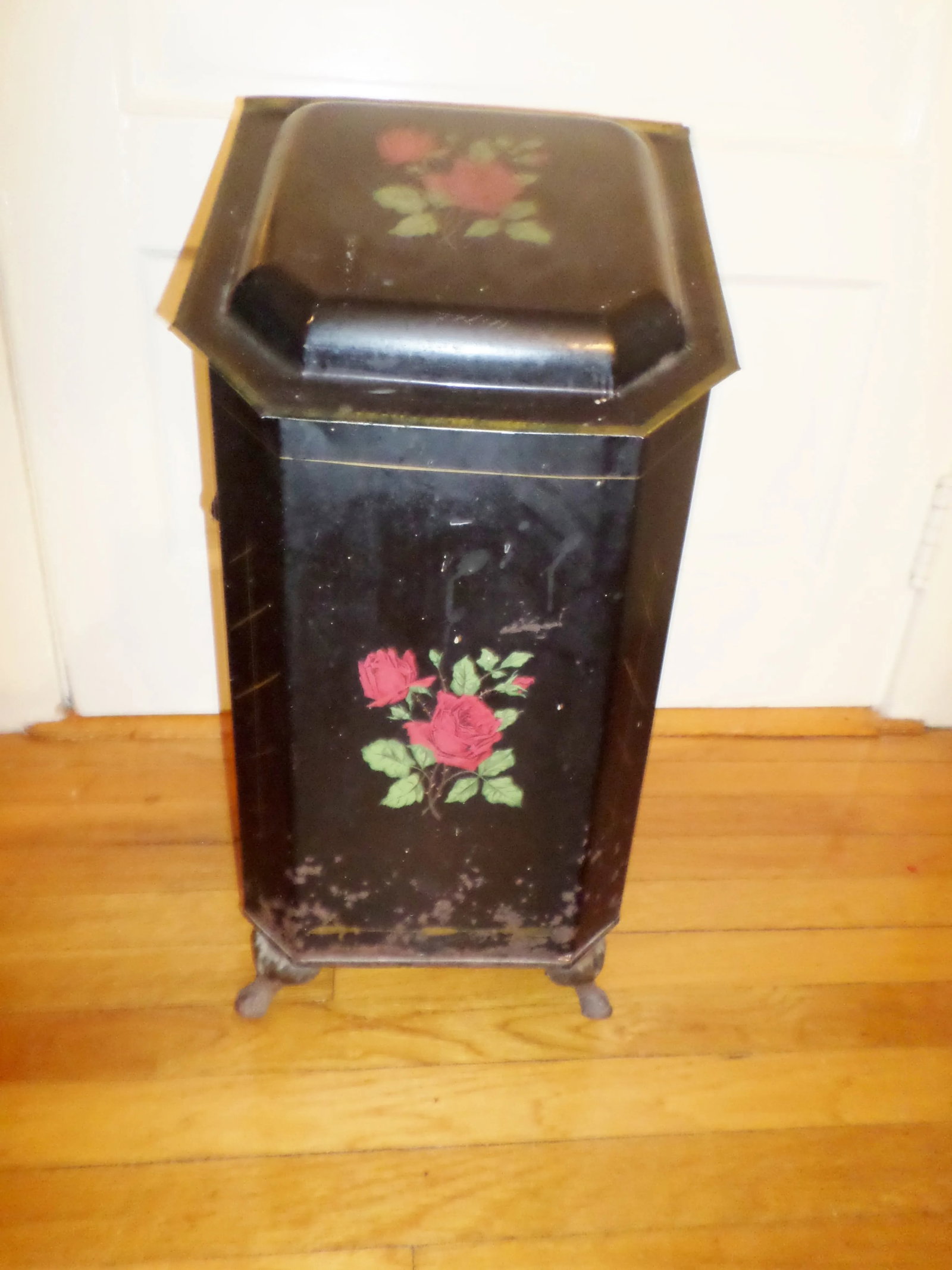 Antique Victorian Tole Ware Coal Scuttle Fireplace Box With Hand Painted "Bouquet of Flowers" - 6