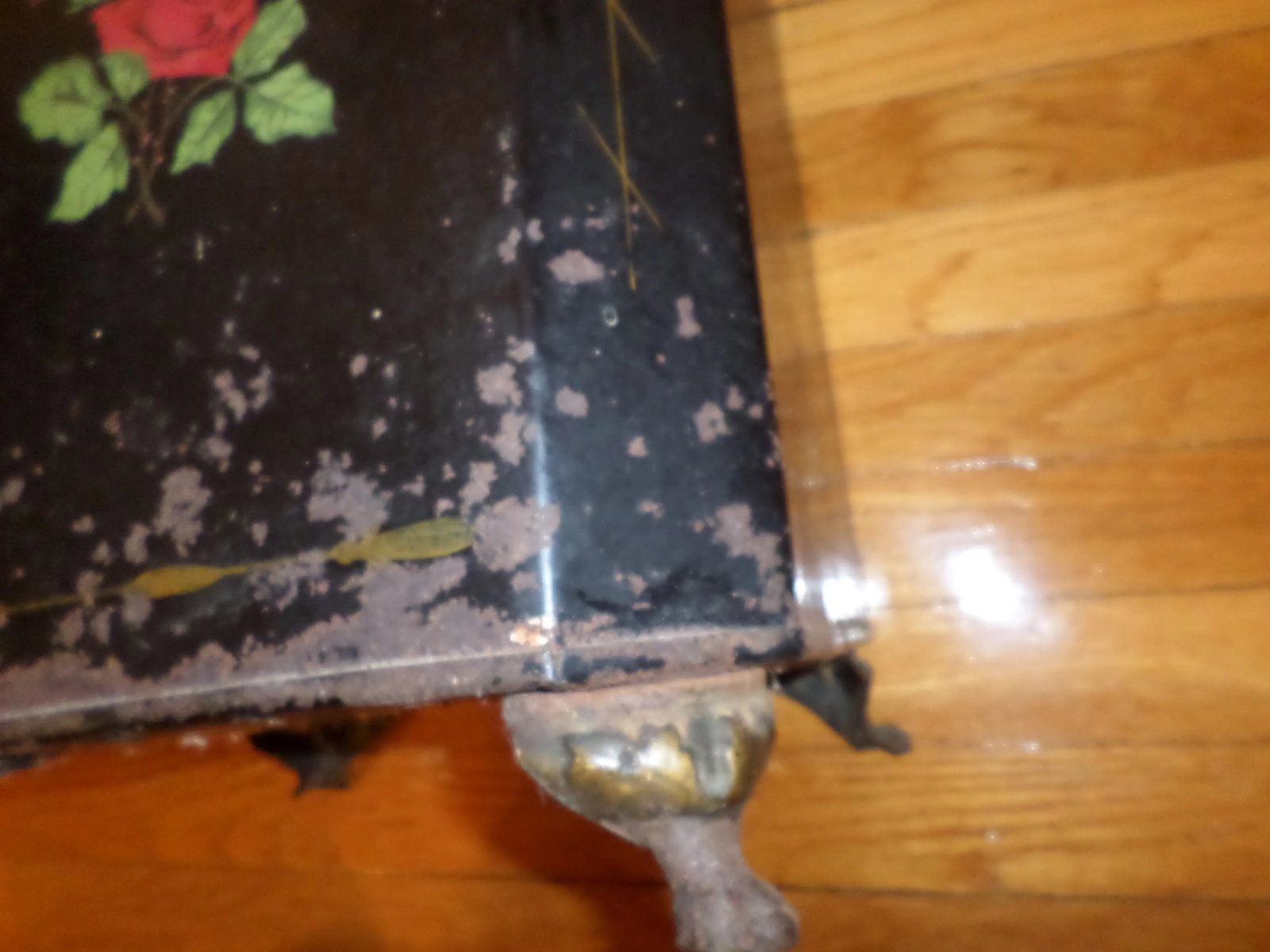 Antique Victorian Tole Ware Coal Scuttle Fireplace Box With Hand Painted "Bouquet of Flowers" - 7