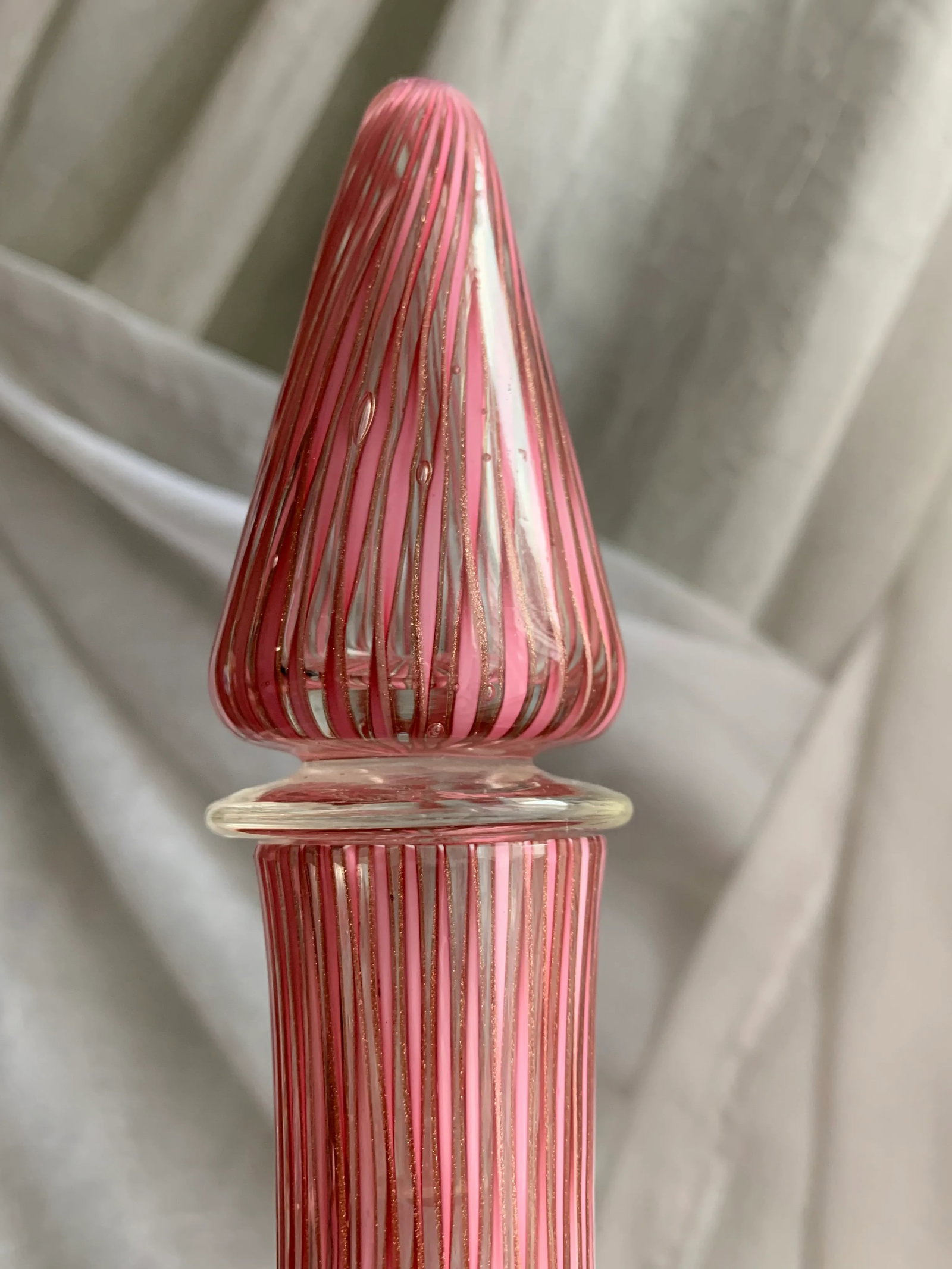 1960s Vintage Ermanno Toso Fratelli Toso Decanter Bottle Vase With Twisted Pink Canes and Filligree - 6