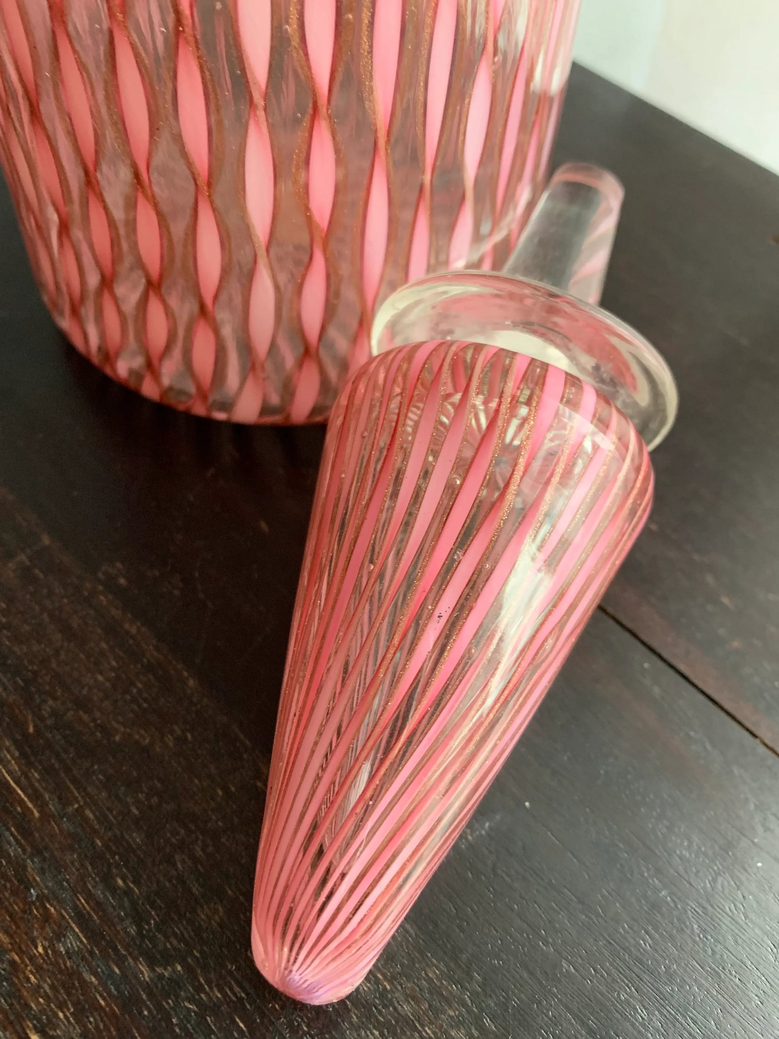 1960s Vintage Ermanno Toso Fratelli Toso Decanter Bottle Vase With Twisted Pink Canes and Filligree - 8