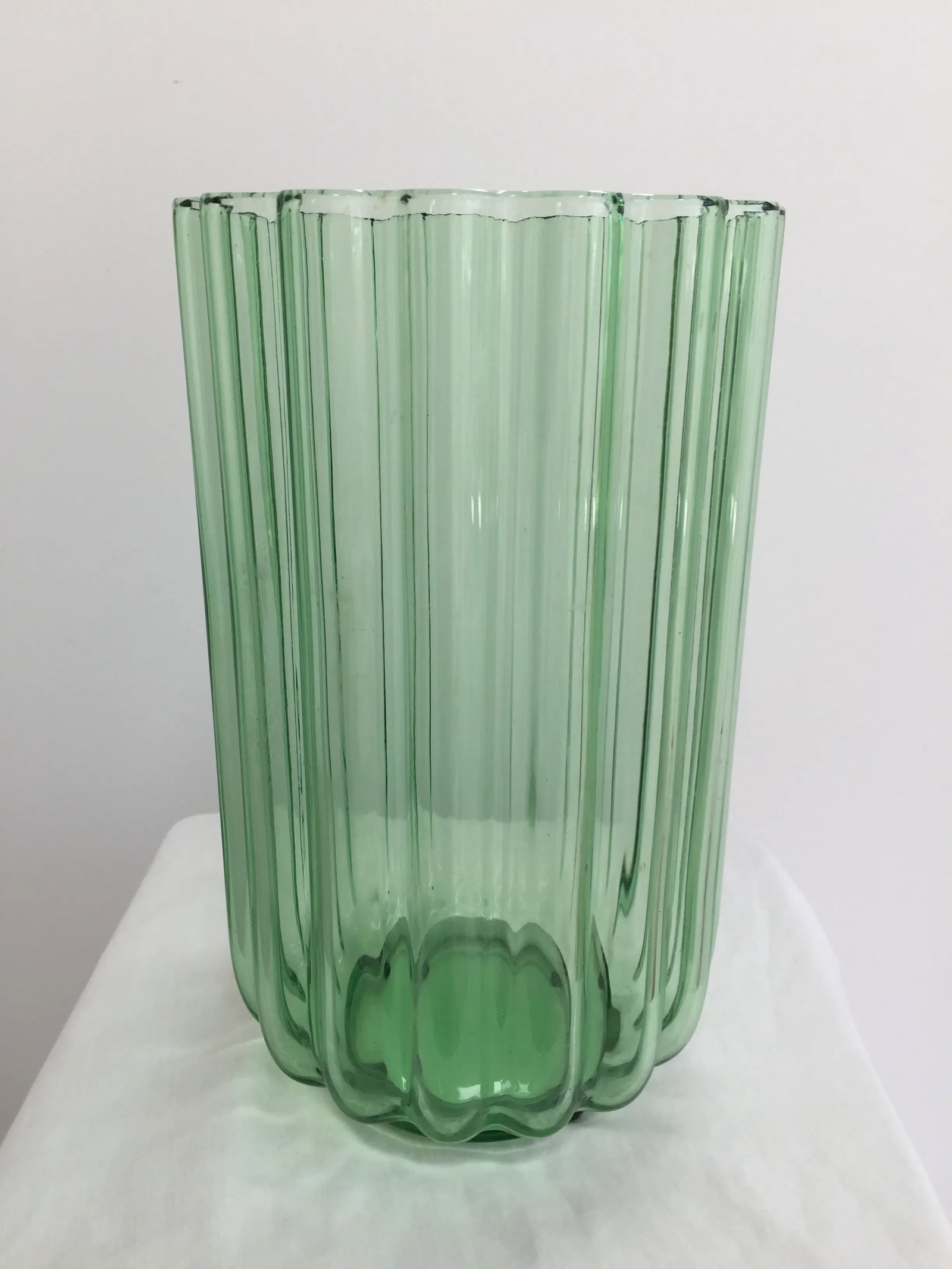 1930's Green "Lotus" Vase by George Sakier for Fostoria Glass Company - 2
