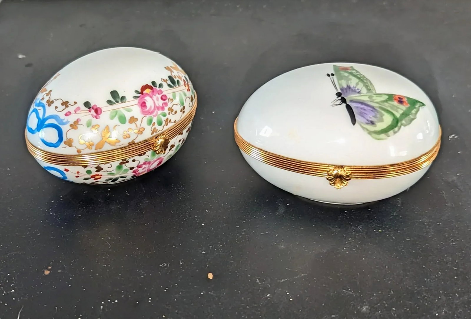 Early 20th Century Butterfly and Floral Limoges Egg Shaped Boxes, a Pair - 2