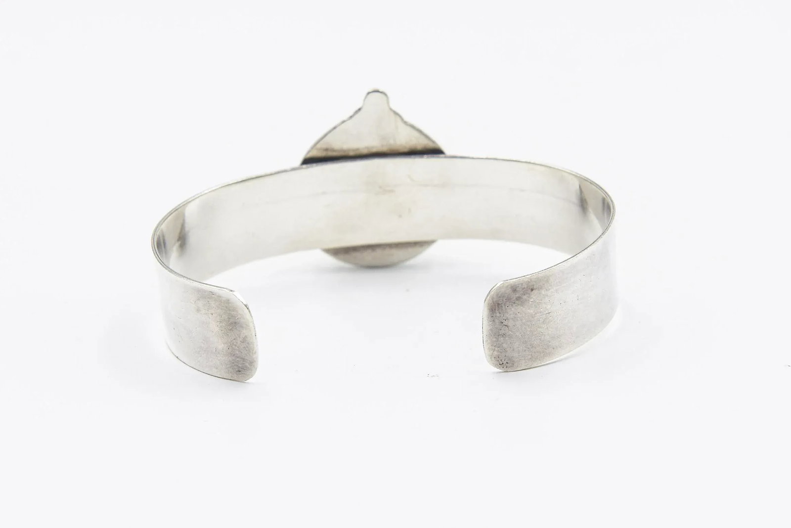Late 20th Century Mexican Green Gaspeite Sterling Silver Cuff Bracelet - 5