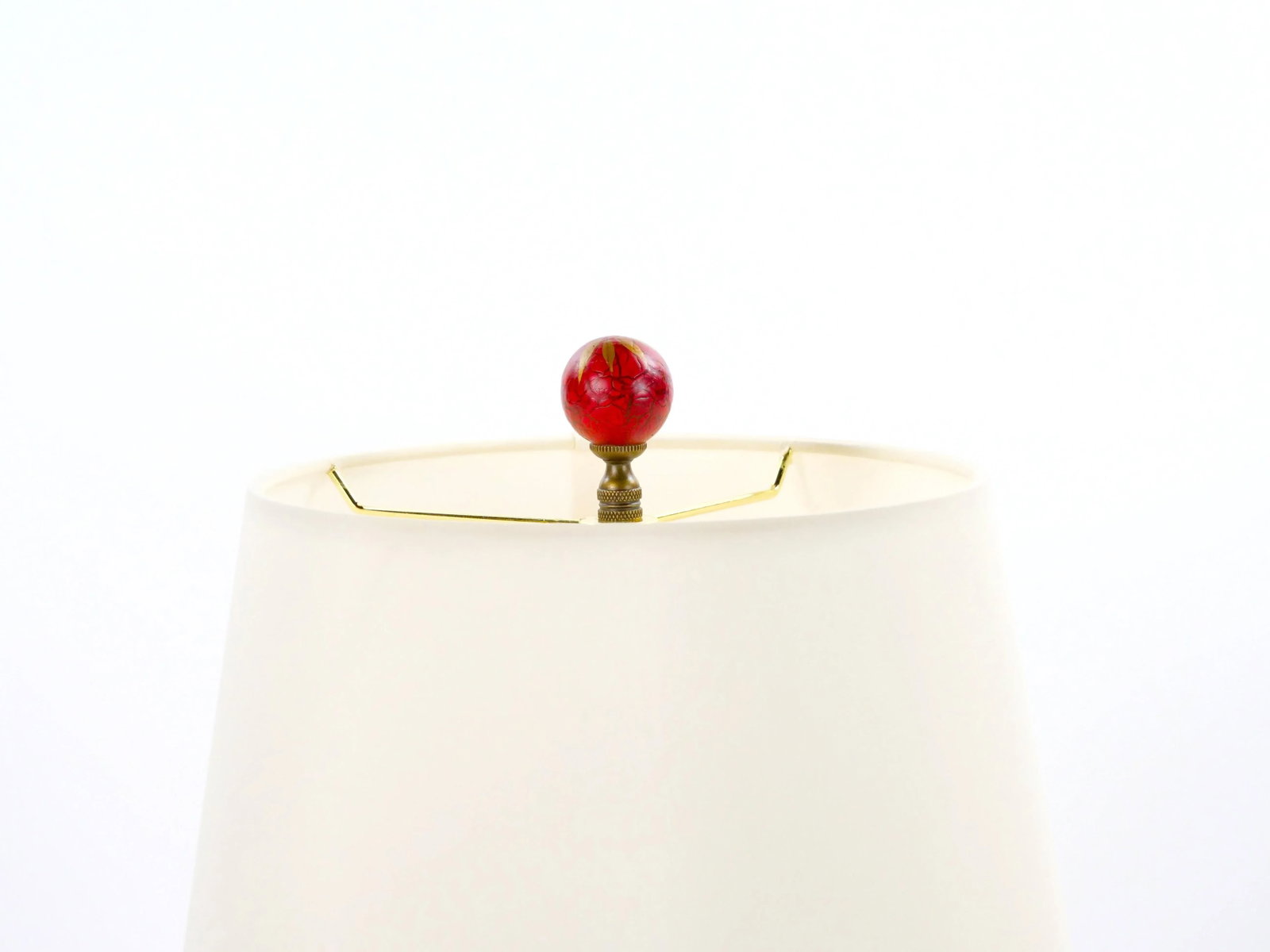 Late 20th Century Red Lacquered Hand Painted Red & Gold Porcelain Table Lamps - 6