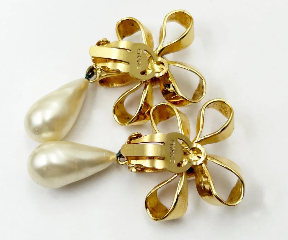 Vintage Chanel Gold Plated CC Ribbon Flower Pearl Dangle Clip on Earrings - 2 Pieces - 9