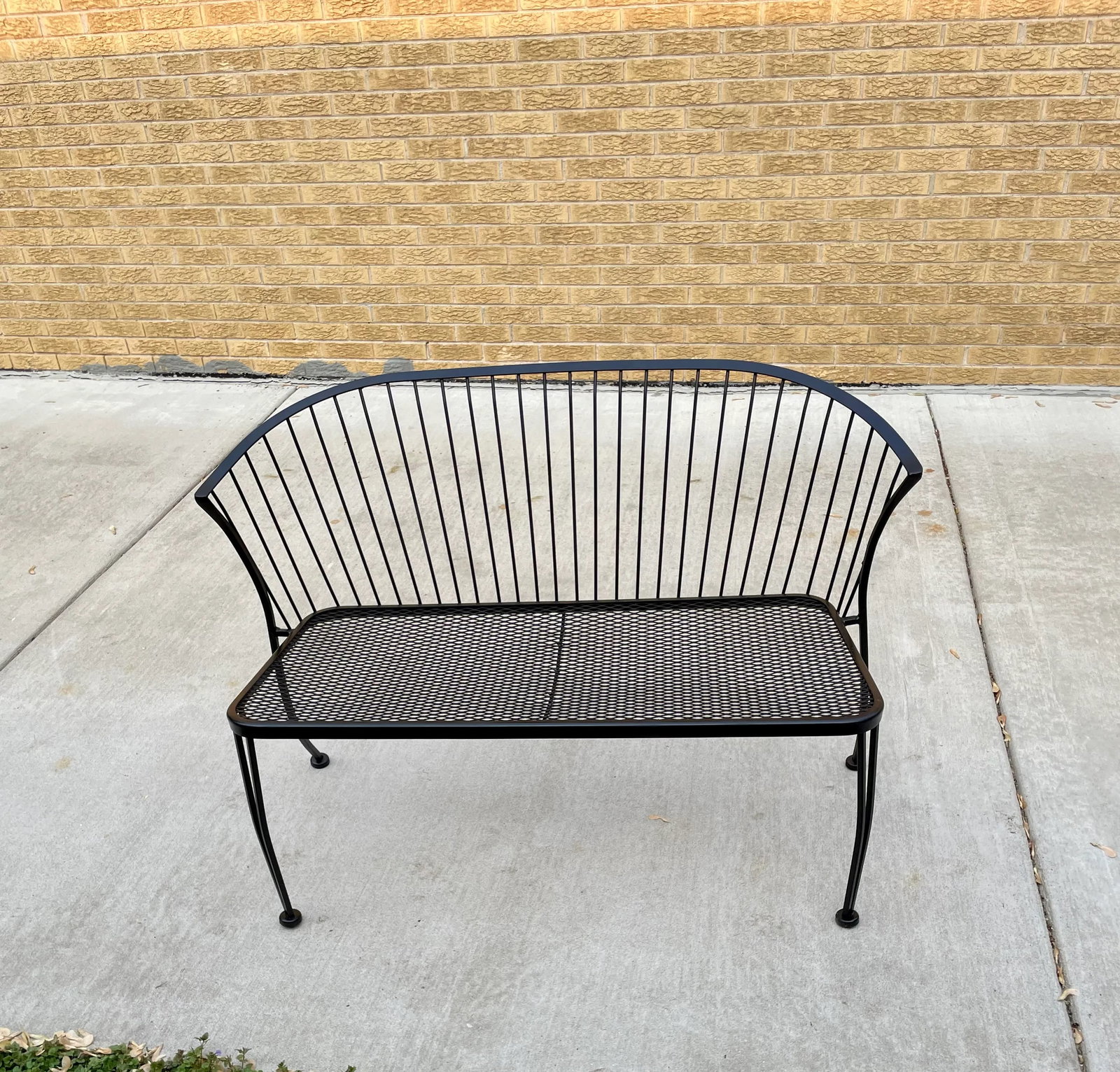 1980s Woodard Pinecrest Style Wrought Iron Garden Bench Loveseat - 5