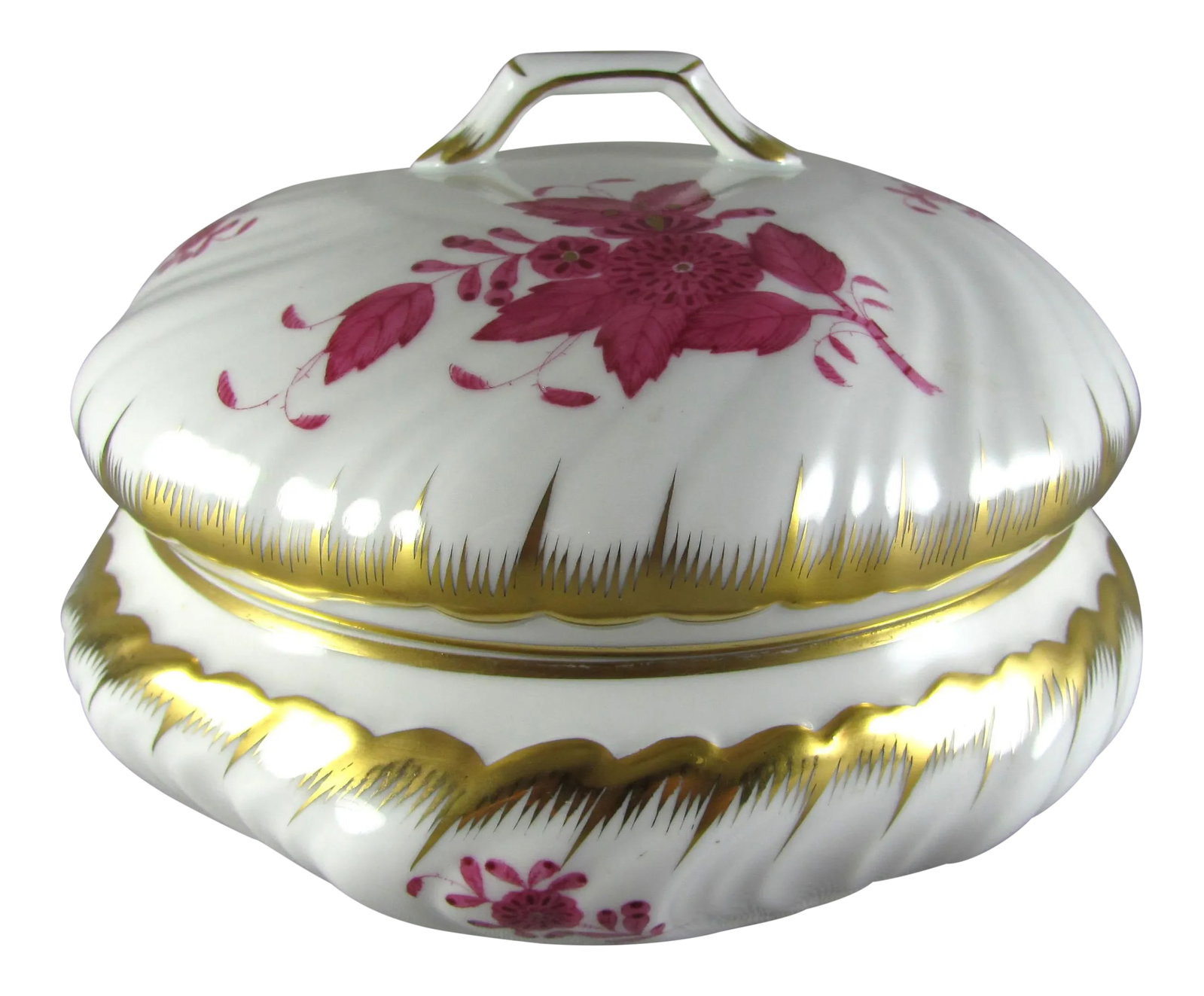 Herend Chinese Bouquet Raspberry Bon Bon Bonbonniere Candy Dish: Hand painted colors and glossy glaze are vibrant and crisp with little, if any, color loss No chips nor cracks nor crazing nor staining Light utensil marks Discolored scuffing on underside bottom