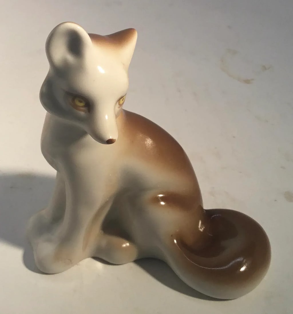 Vintage Russian Porcelain Figurine of a Fox - 12