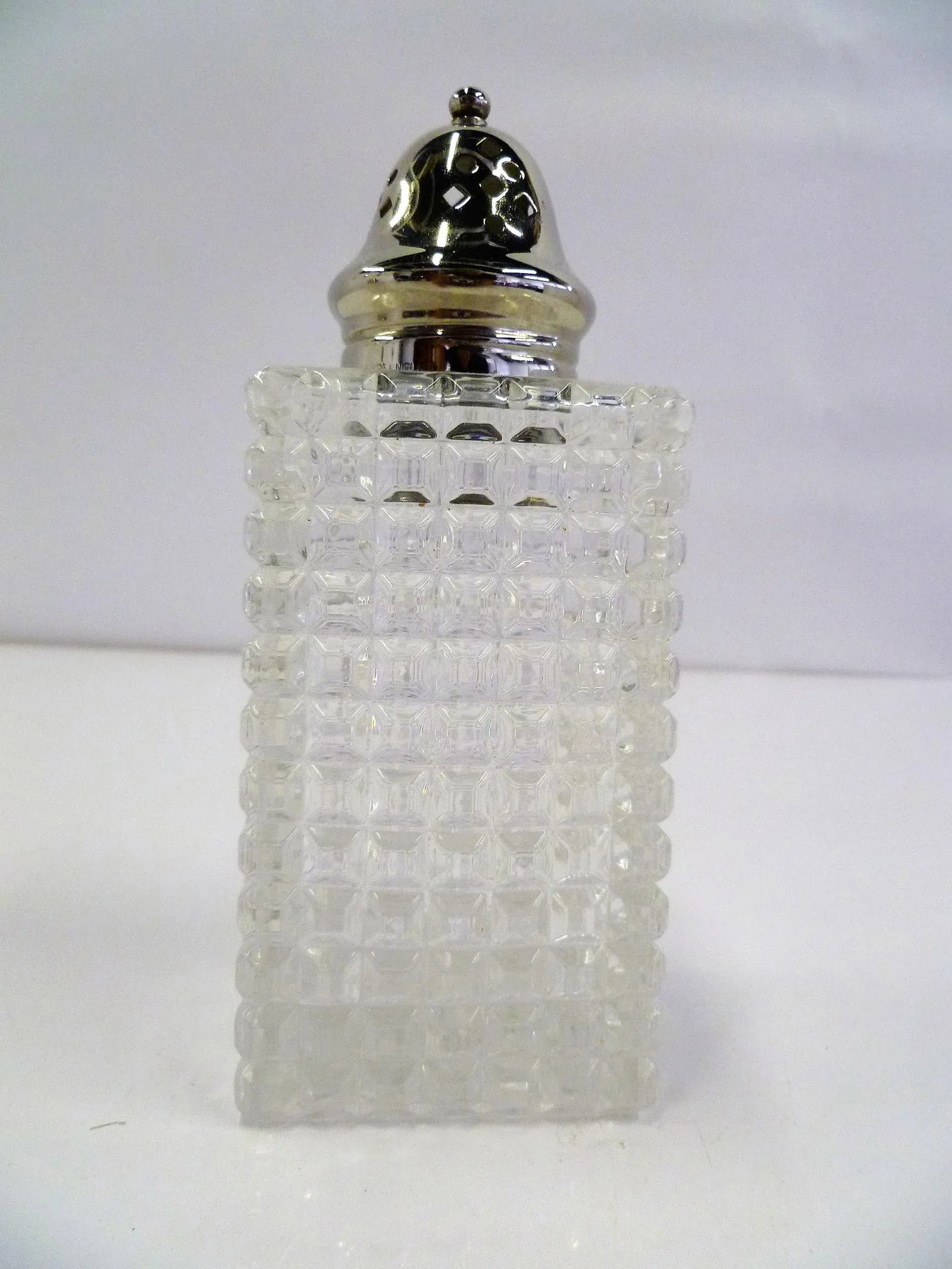 Early 1900s English Brilliant Cut Crystal Sugar Shaker and Muffineer - a Pair - 4