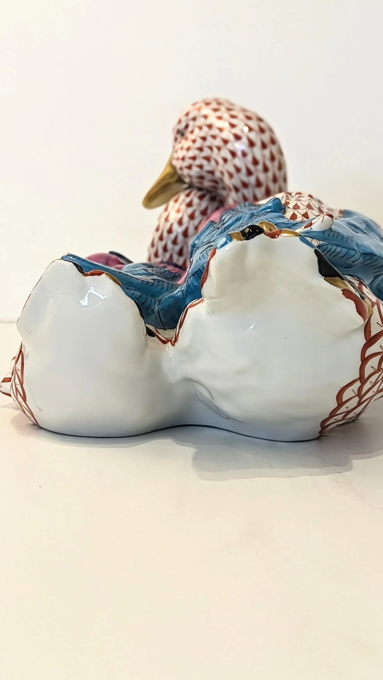 Pair of Herend Porcelain Ducks With Signature Fishnet Pattern - 2