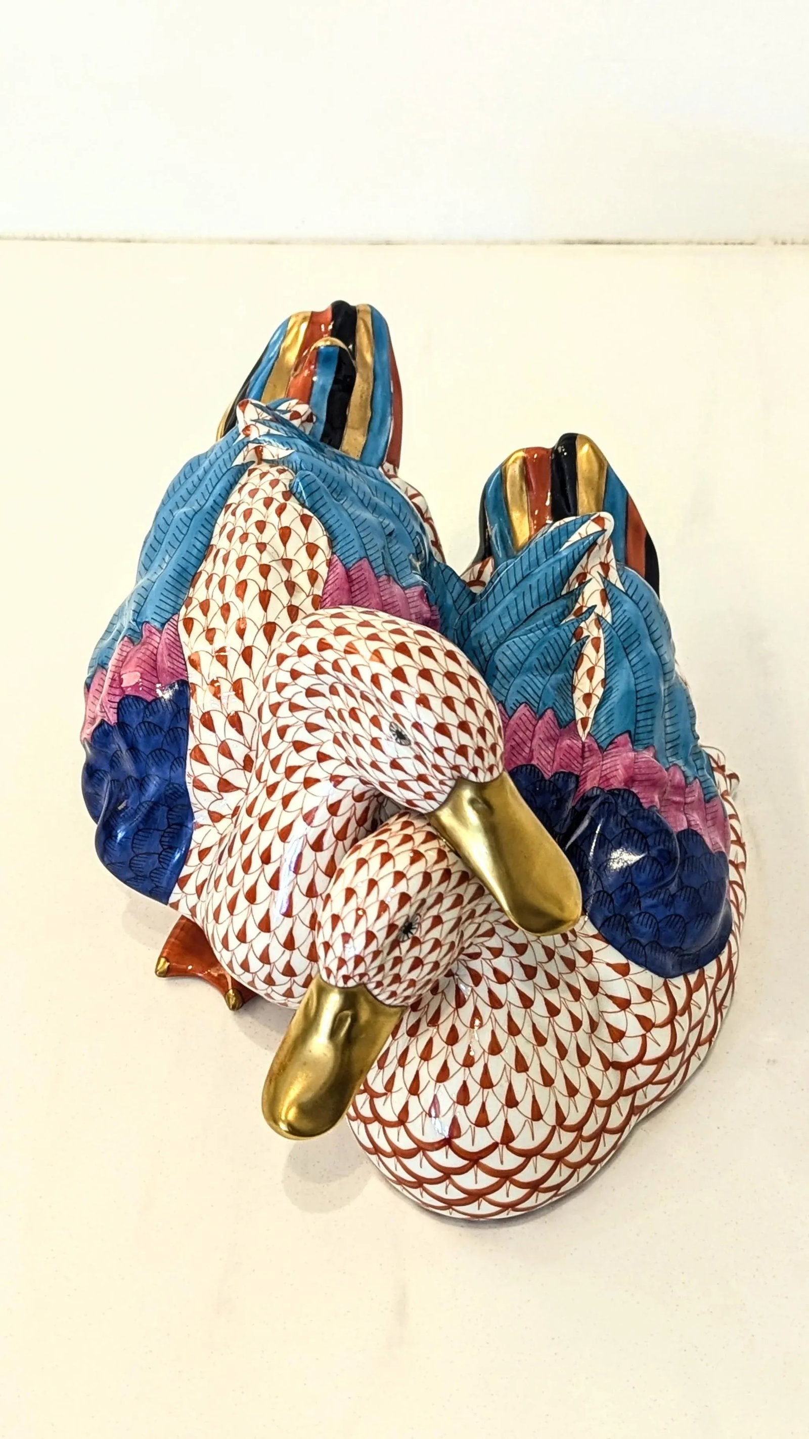 Pair of Herend Porcelain Ducks With Signature Fishnet Pattern - 3