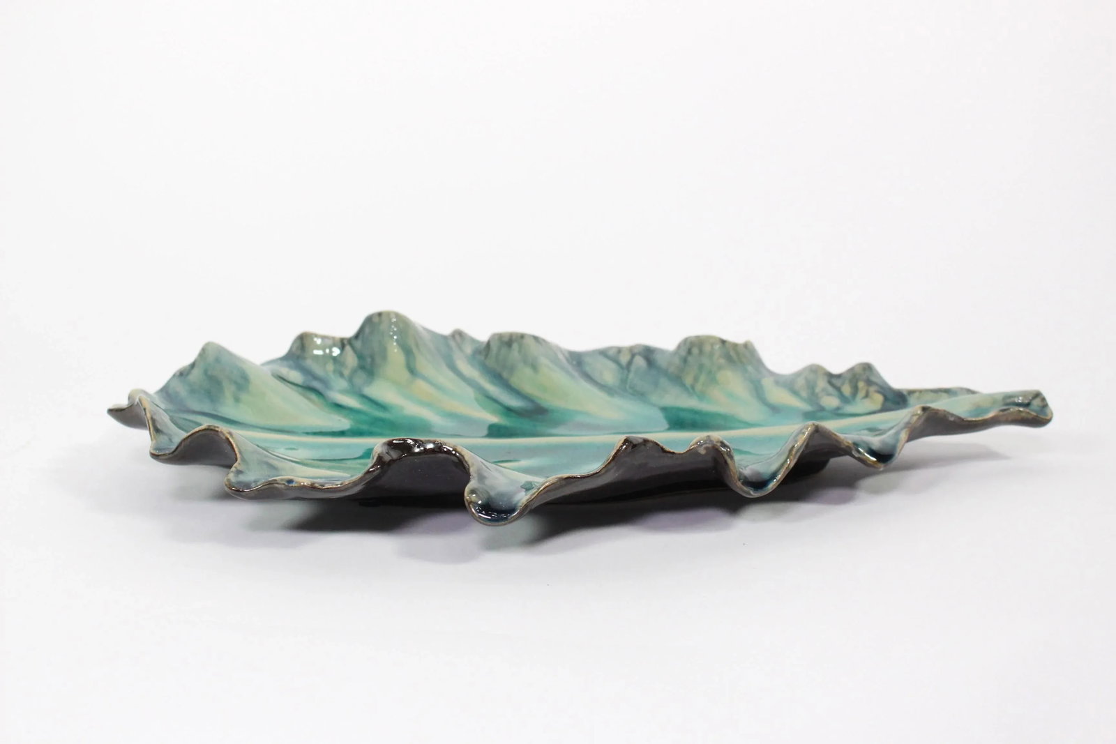 Majolica Platter in Aquamarine by Jardins en Fleur - 11