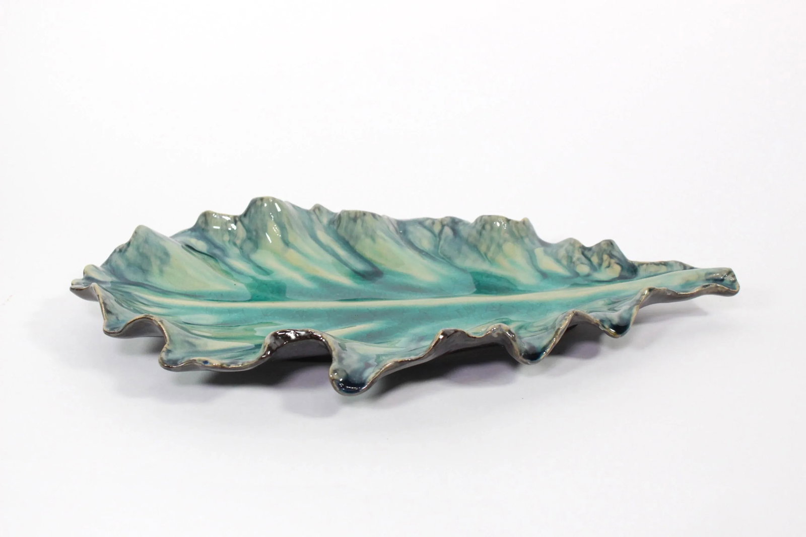 Majolica Platter in Aquamarine by Jardins en Fleur - 5