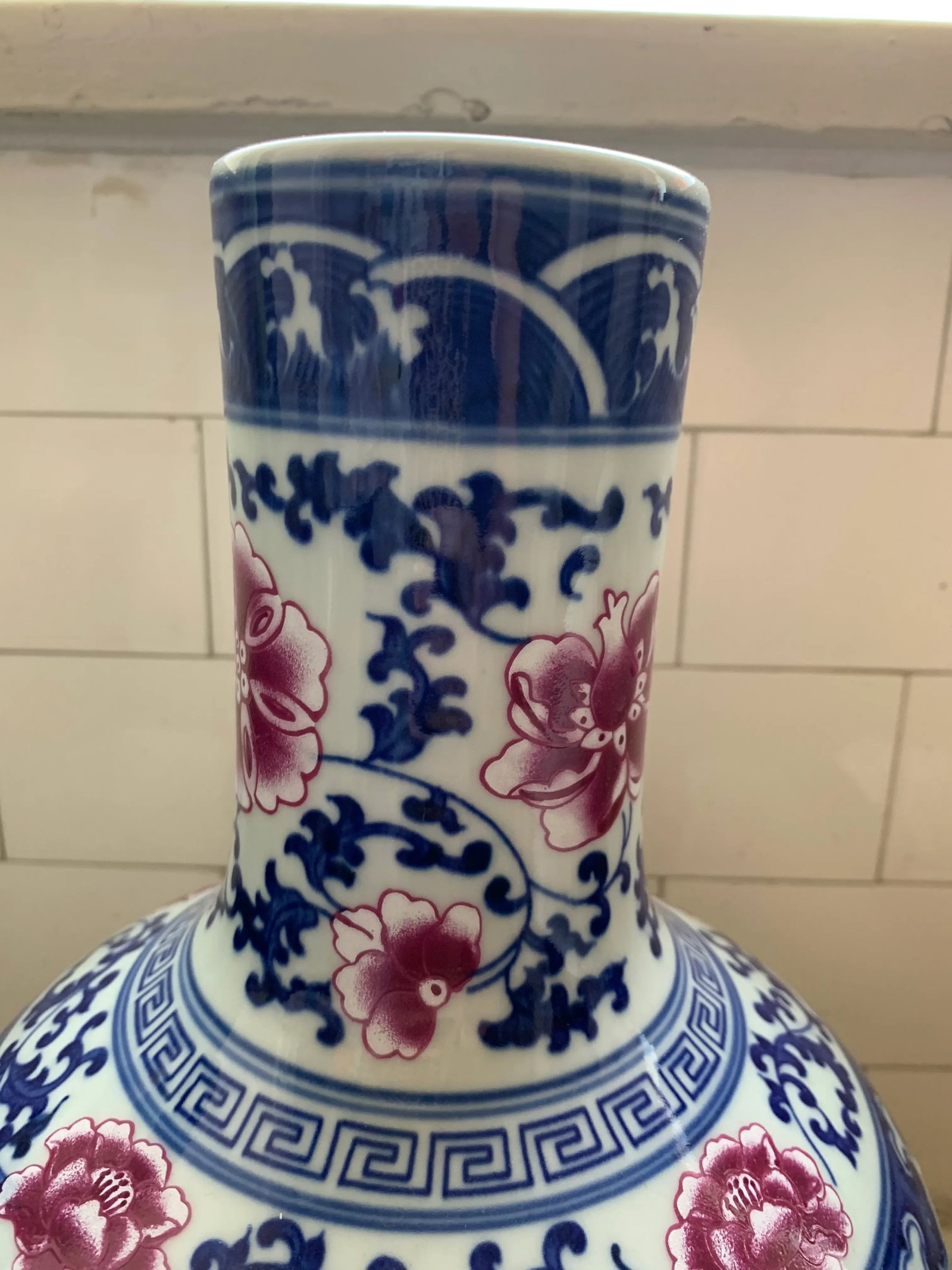 Chinese Blue & White Traditional Porcelain Chinos Vase Pink Flowers - 5