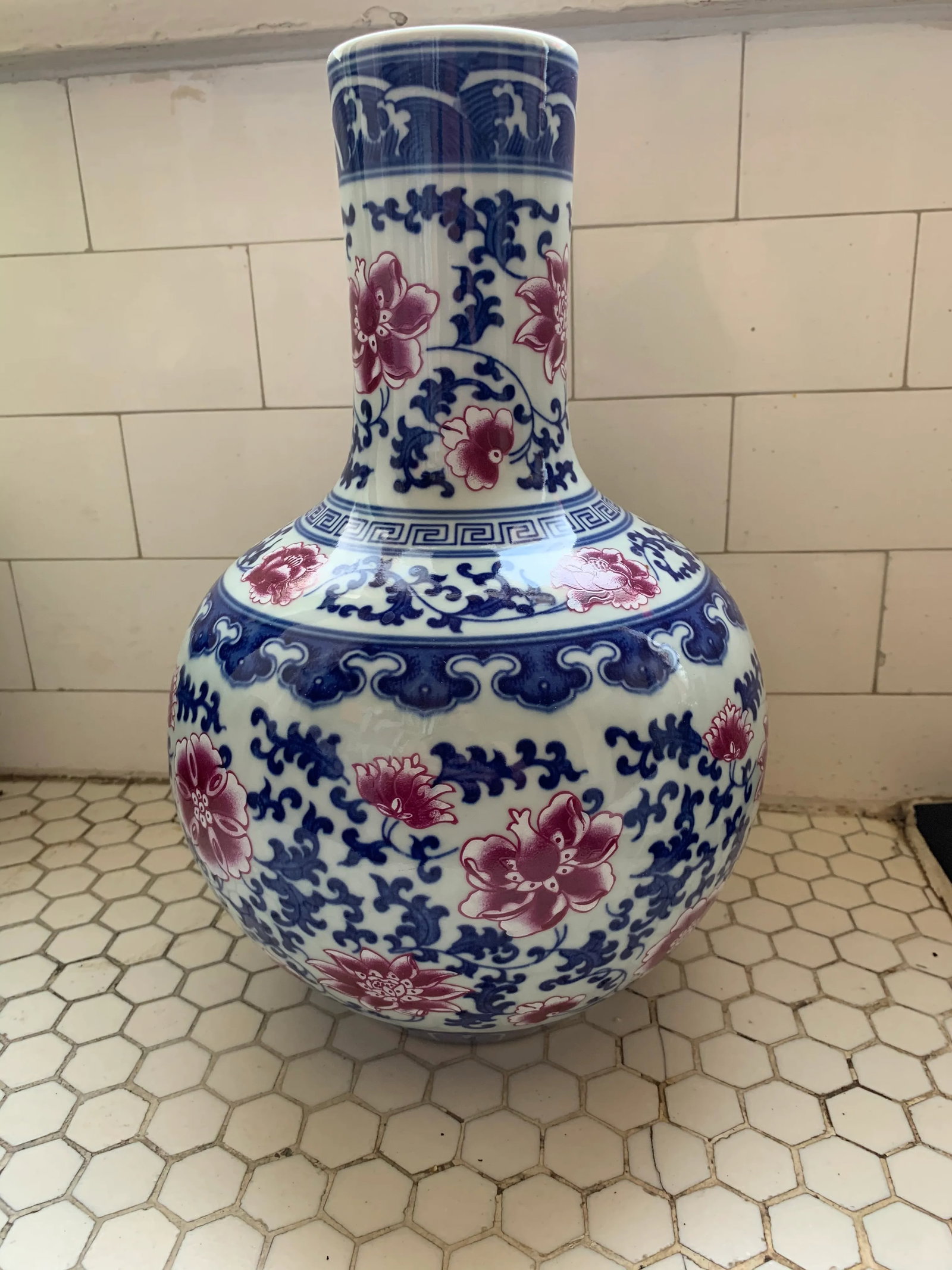 Chinese Blue & White Traditional Porcelain Chinos Vase Pink Flowers - 6