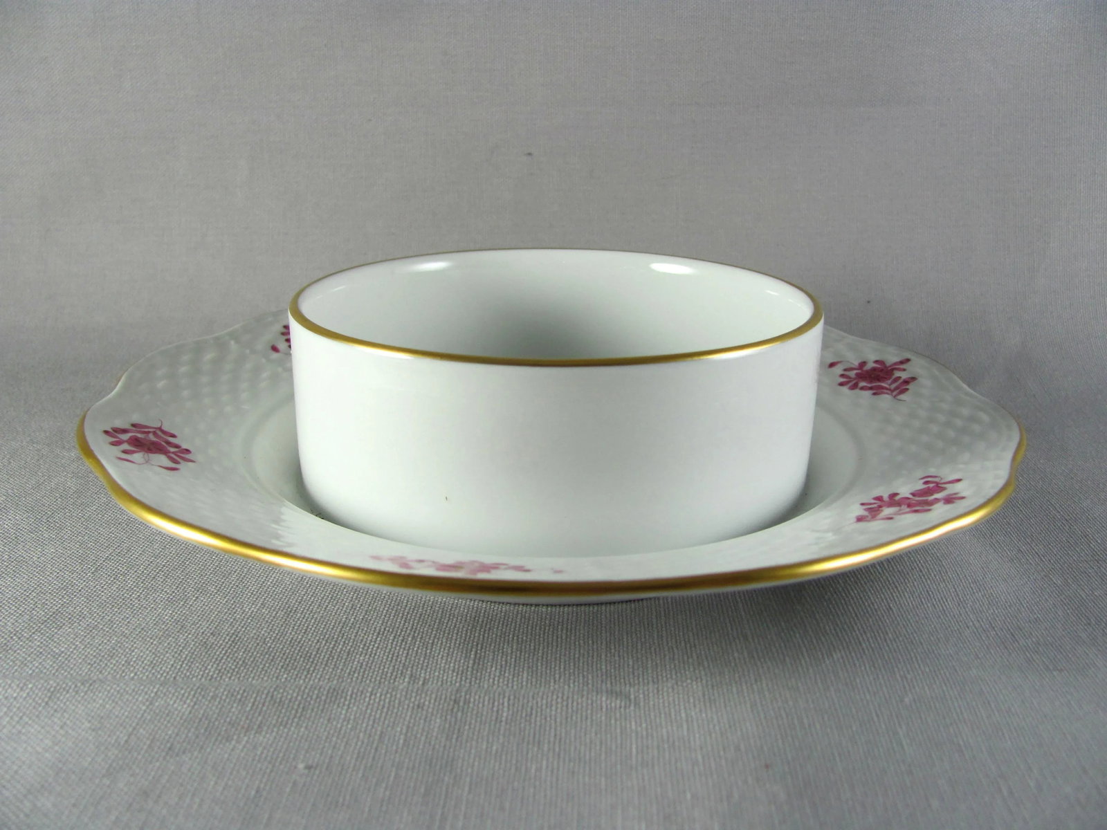 7-1/2" Herend Chinese Bouquet Raspberry Round Cheese Dish - 9