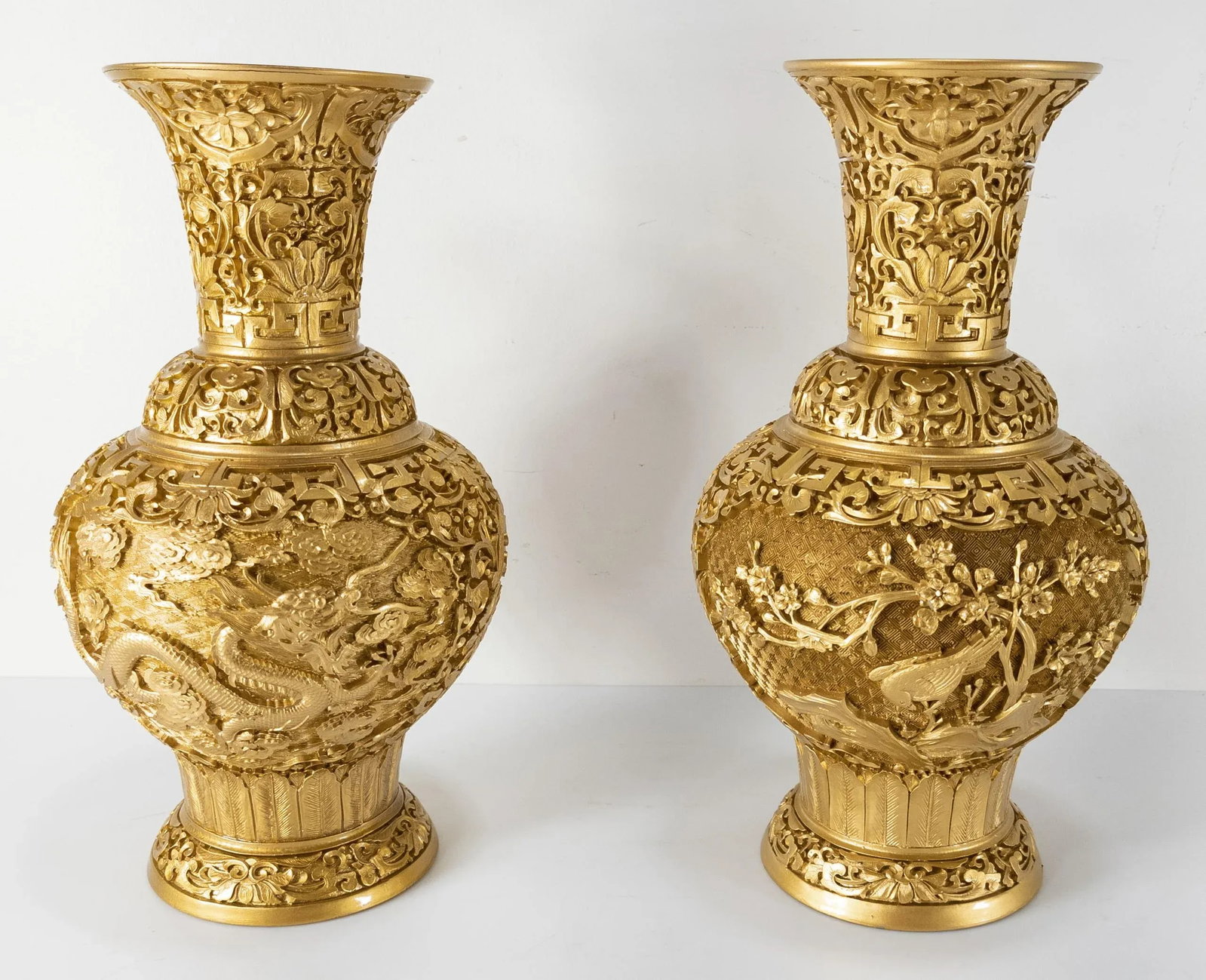 Pair Chinoiserie Hollywood Regency Gold Vases - 13