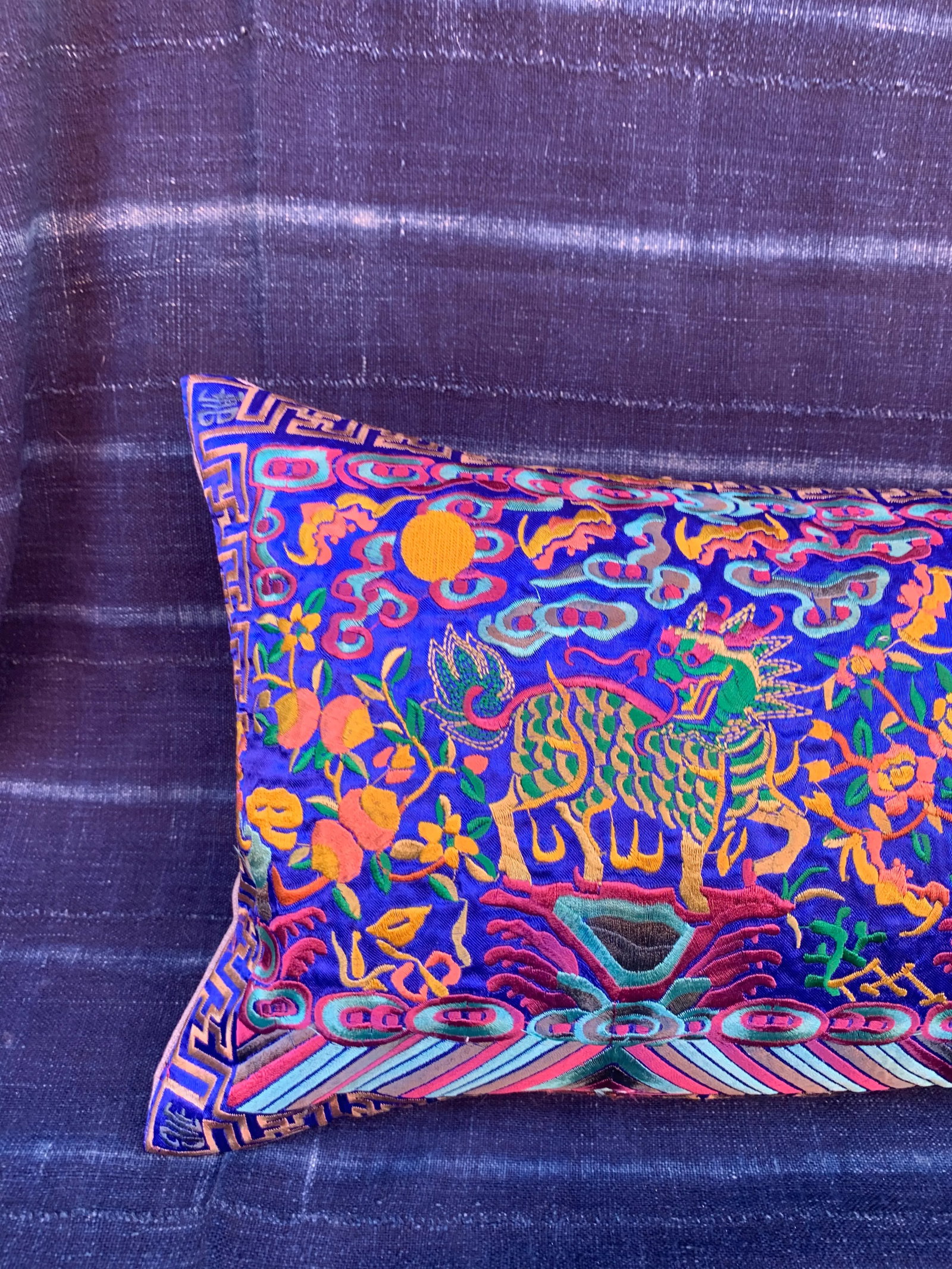 Hollywood Regency Royal Blue & Gold Silk Embroidered Foo Dogs Chinoiserie Boudoir Lumbar Pillow - 2