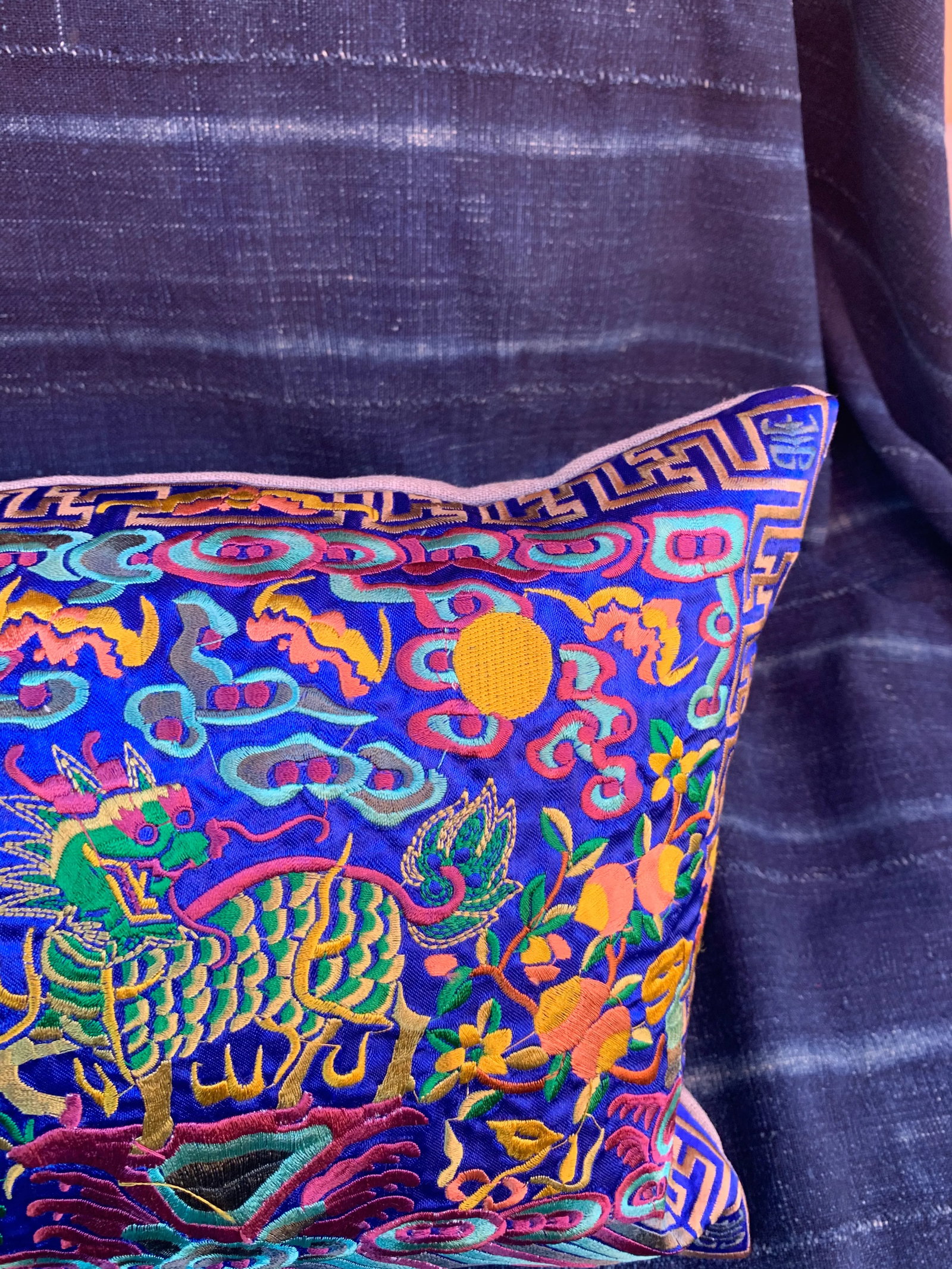 Hollywood Regency Royal Blue & Gold Silk Embroidered Foo Dogs Chinoiserie Boudoir Lumbar Pillow - 7