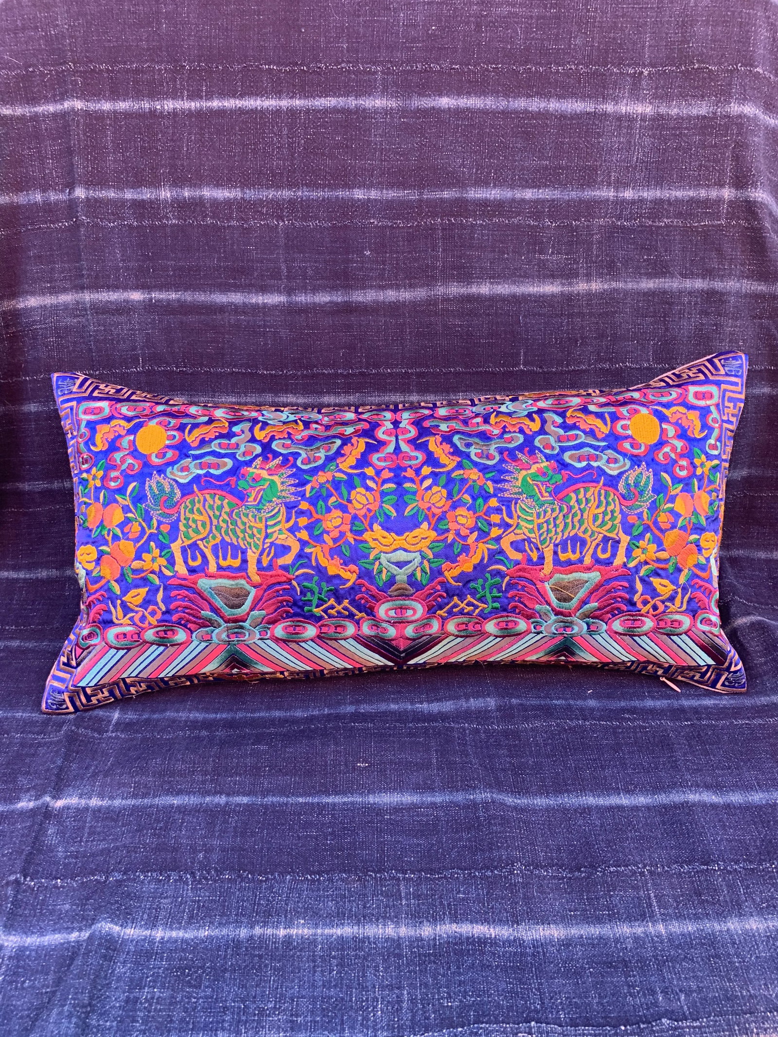 Hollywood Regency Royal Blue & Gold Silk Embroidered Foo Dogs Chinoiserie Boudoir Lumbar Pillow - 9