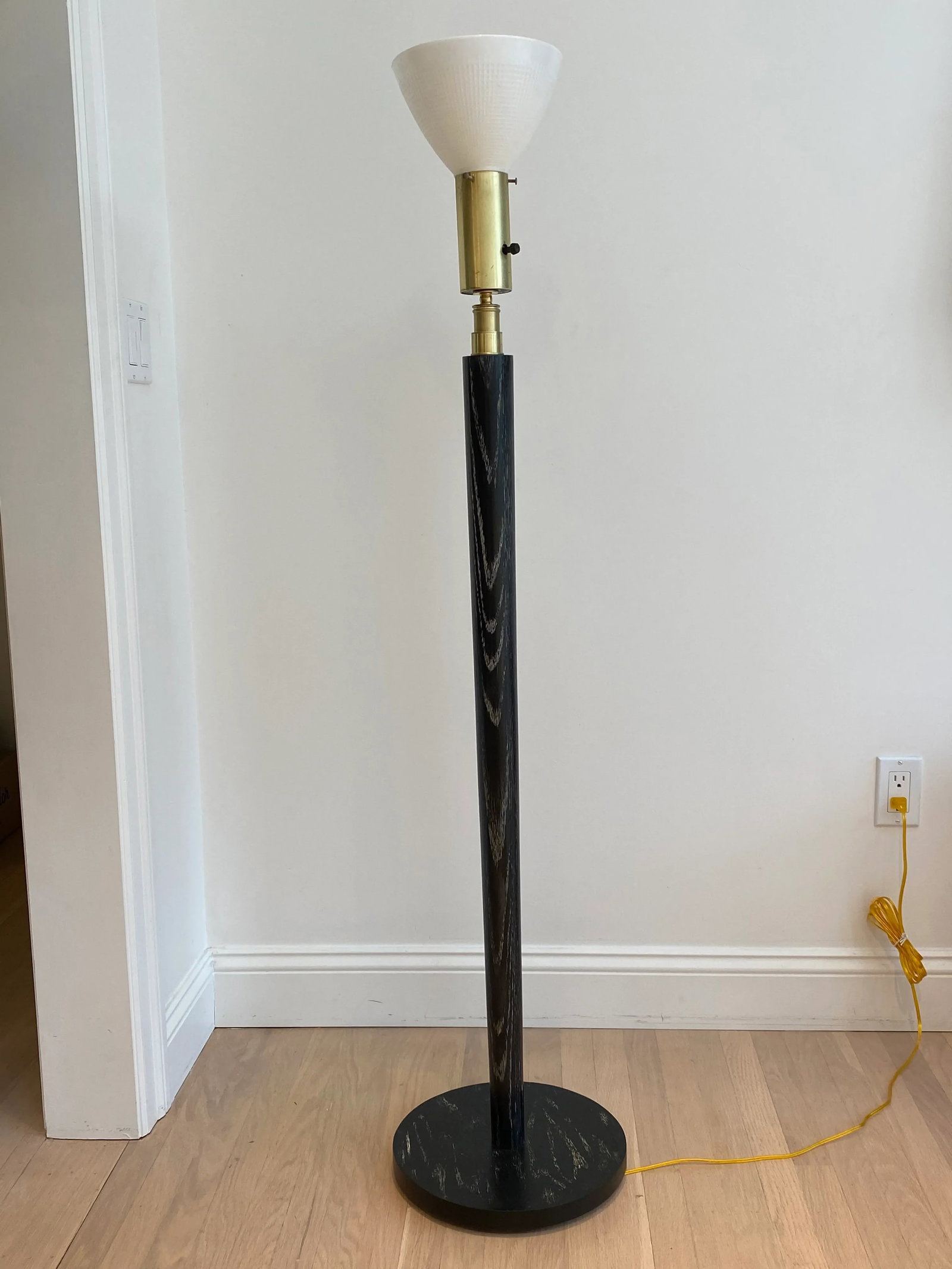 1940s Mid-Century Modern Ebonized Cerused Oak Floor Lamp - 3