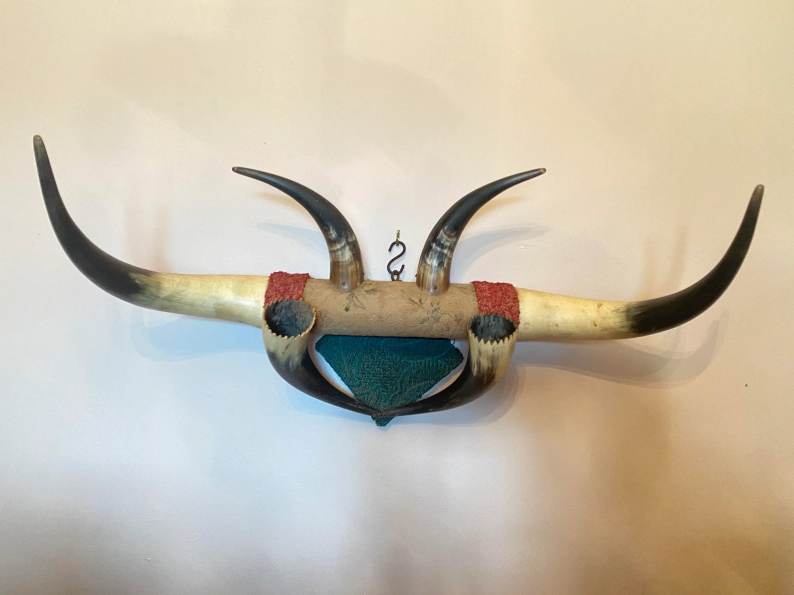 C. 1900 Cowboy Western 6 Steer Horn Wall Mount Coat Hat Rack With Candle Sconces - 12