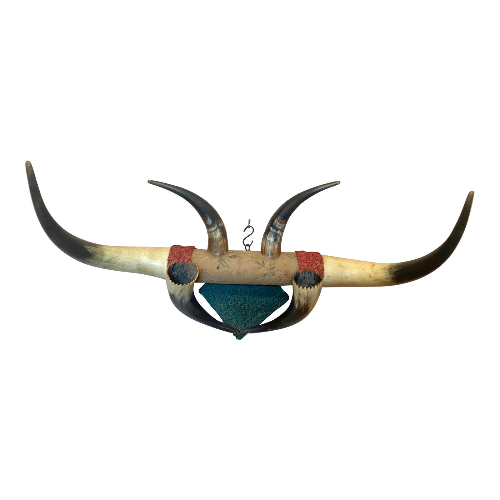 C. 1900 Cowboy Western 6 Steer Horn Wall Mount Coat Hat Rack With Candle Sconces: This is a fantastic antique steer horn coat or hat rack. I believe it to be from around 1900. There are six steer horns in all. Two act as sconces with sawtooth carved tops. There is fabric,